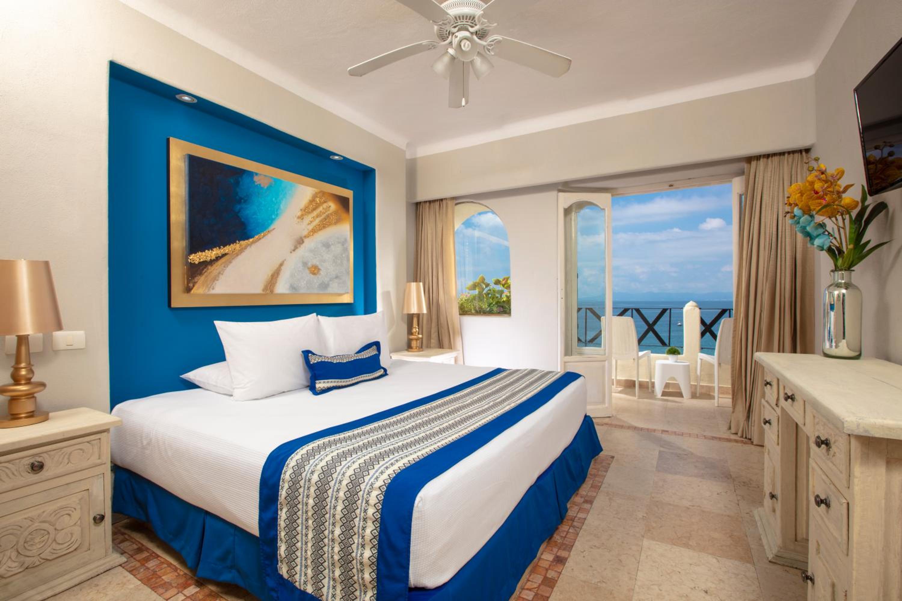 Blue Splendor Oceanfront King Bed - Photo 1