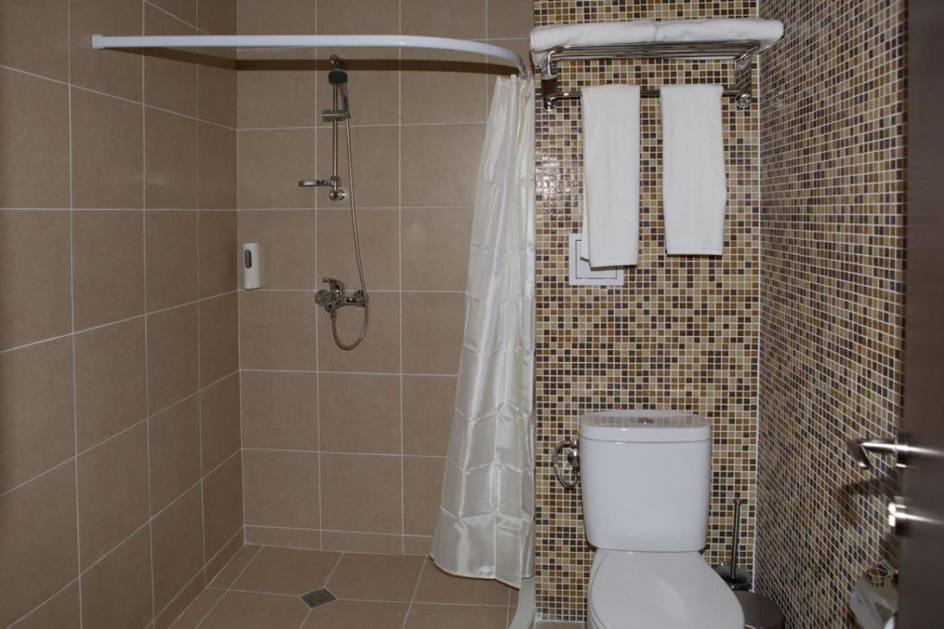 Double Room - Photo 5