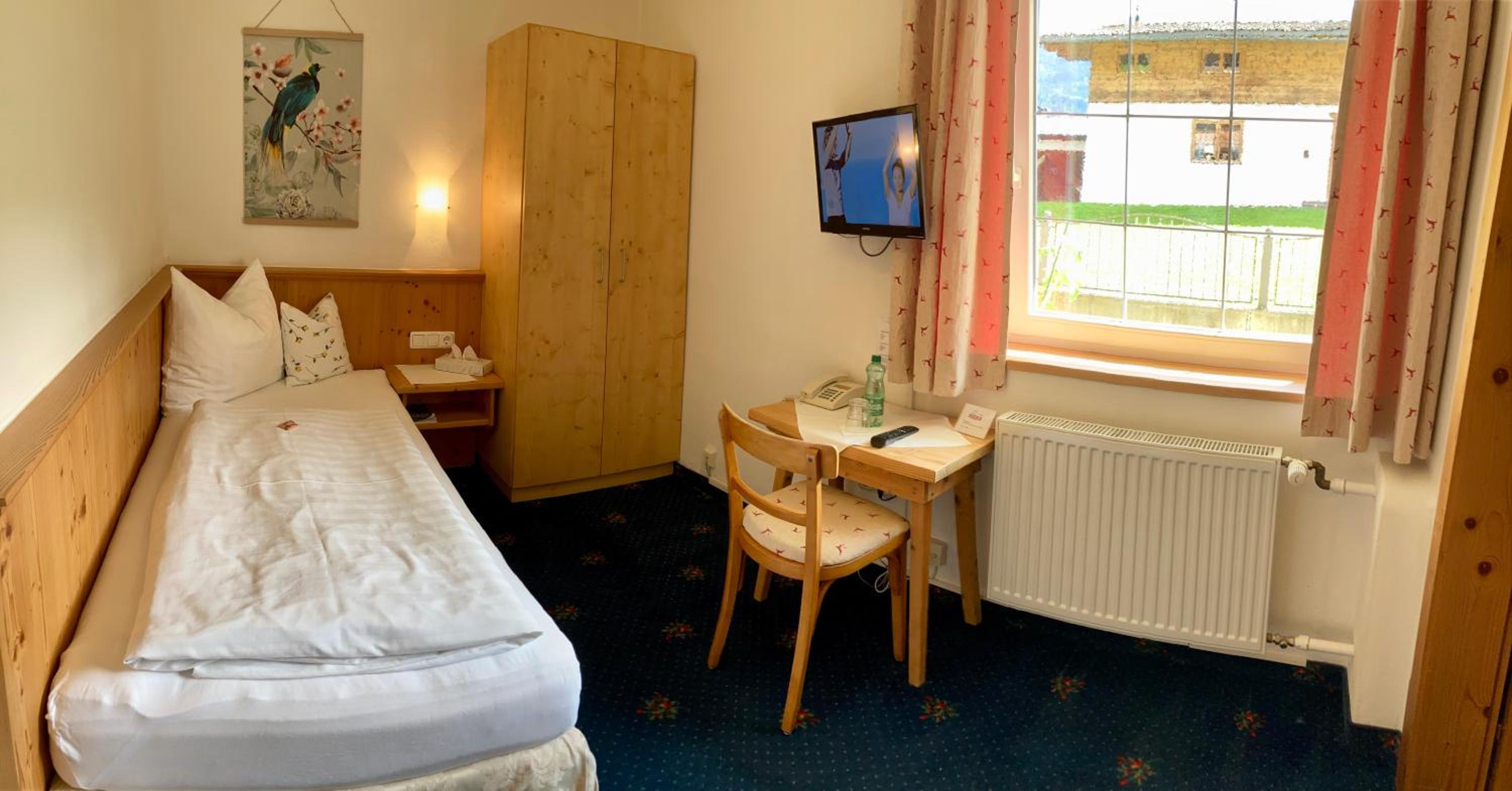 Single Room photo 3