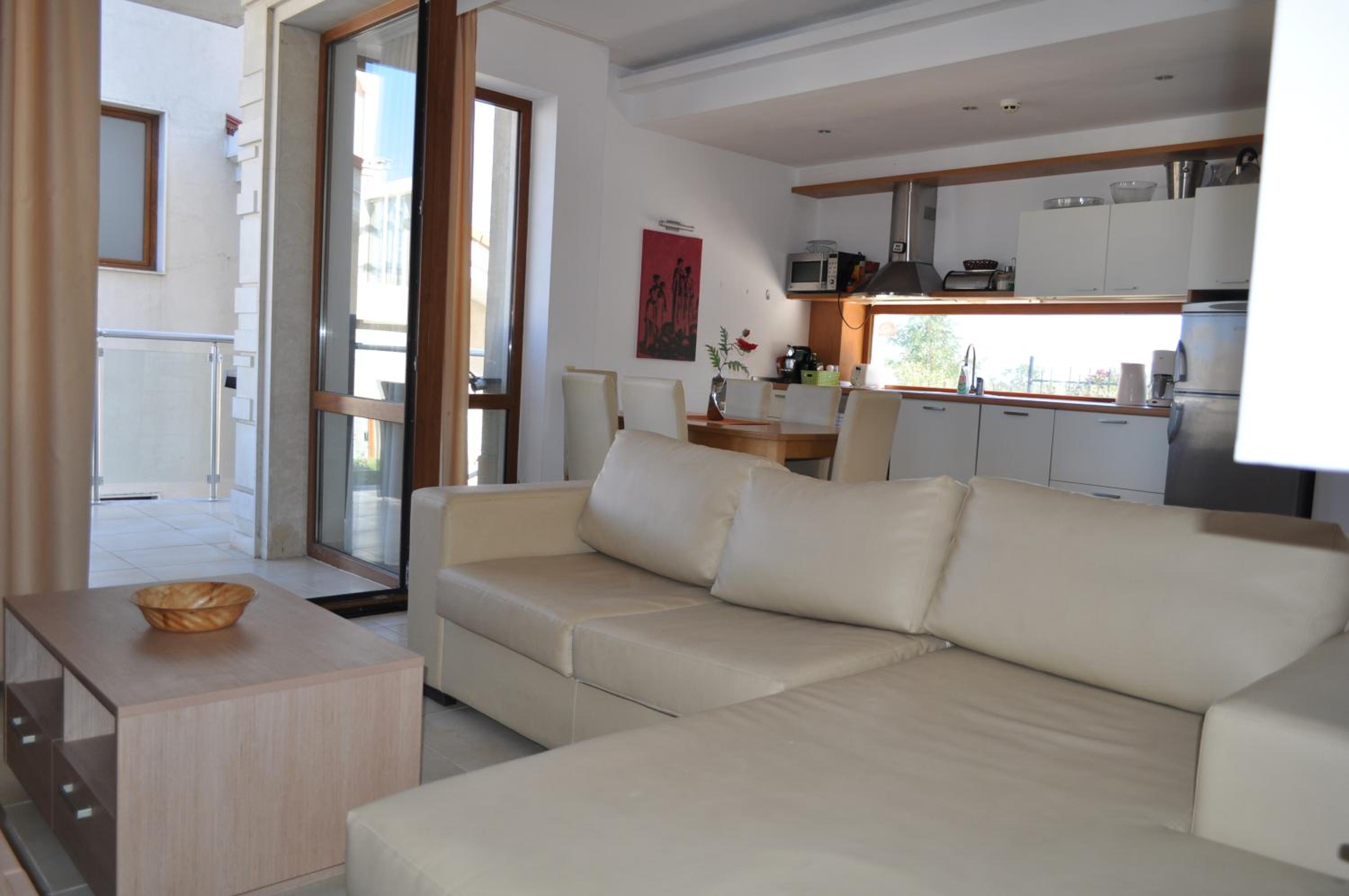Three-Bedroom Villa photo 1
