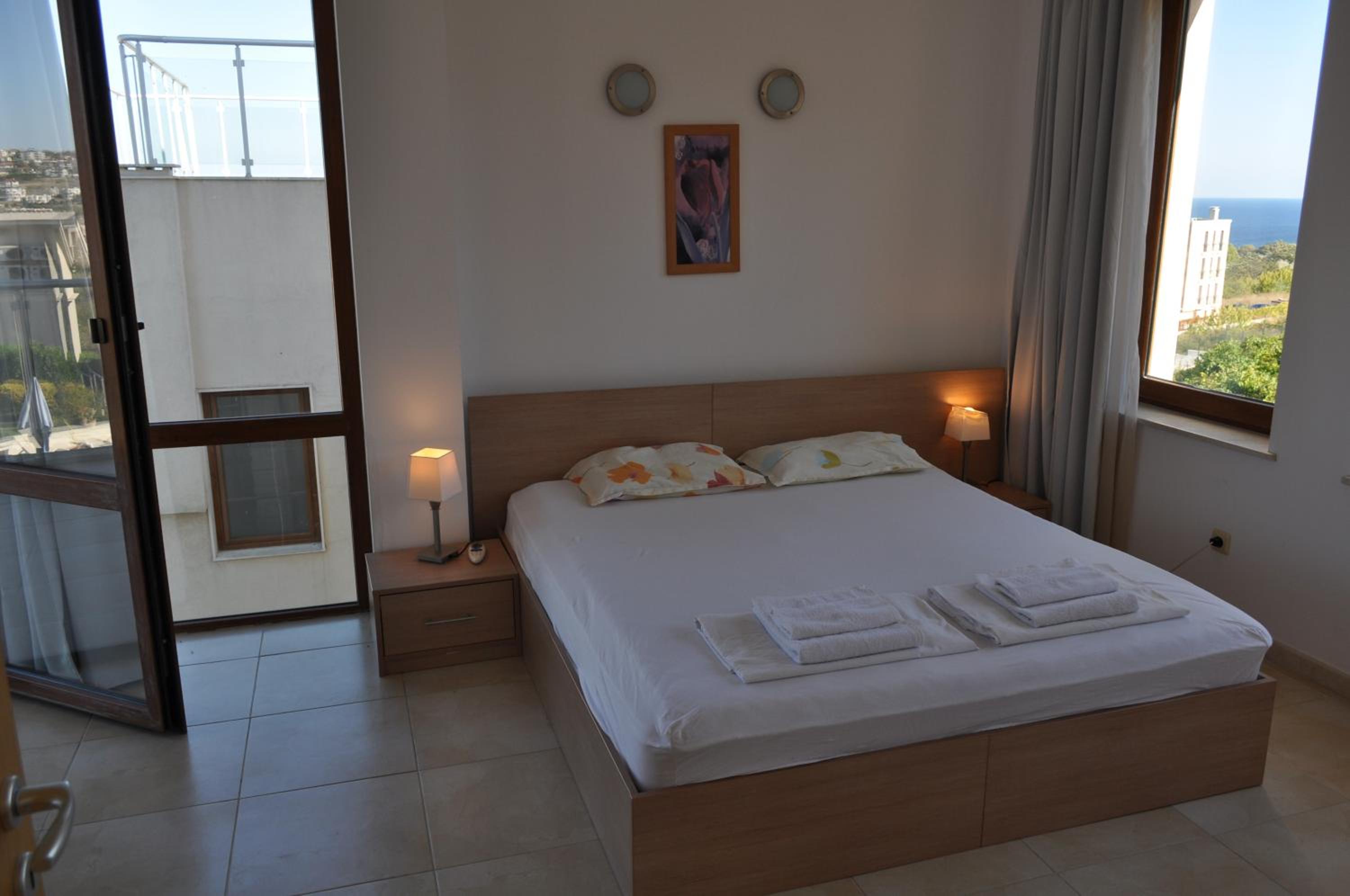 Three-Bedroom Villa photo 2