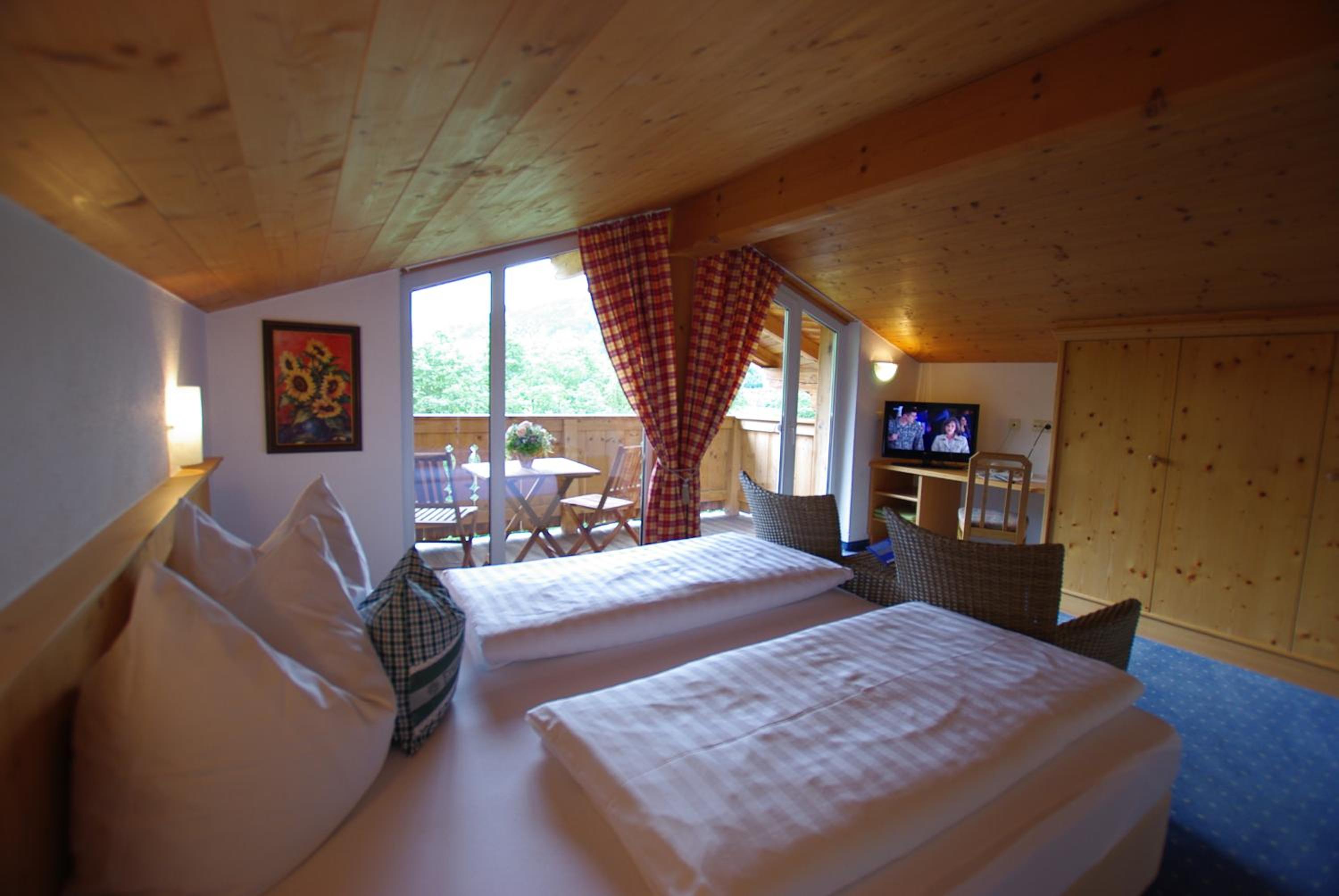 Double Room - Photo 6