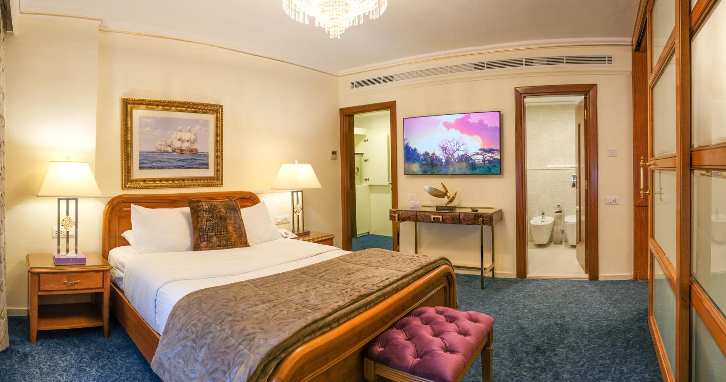 Deluxe Suite