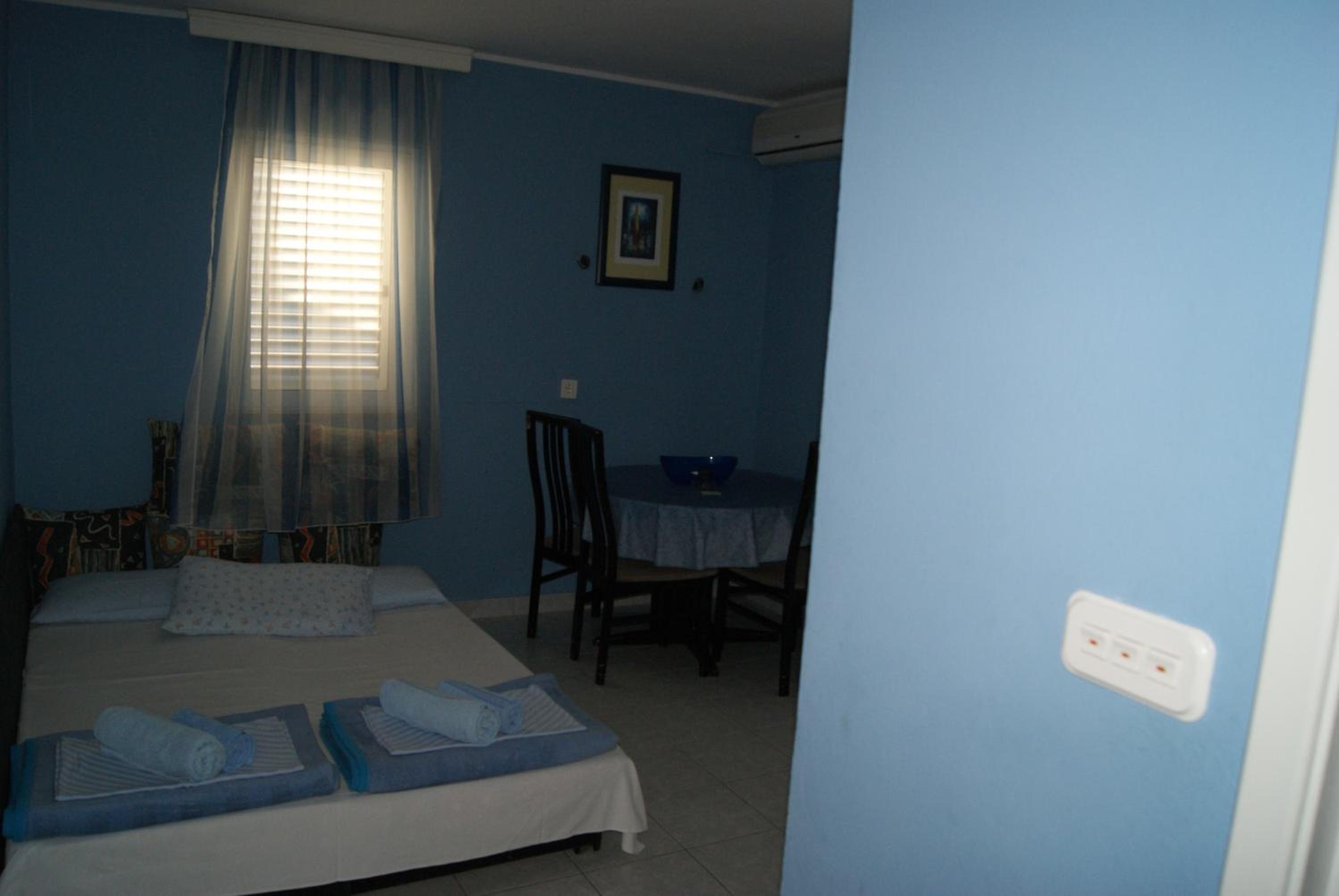 One-Bedroom Apartment with Balcony (4 Adults)
