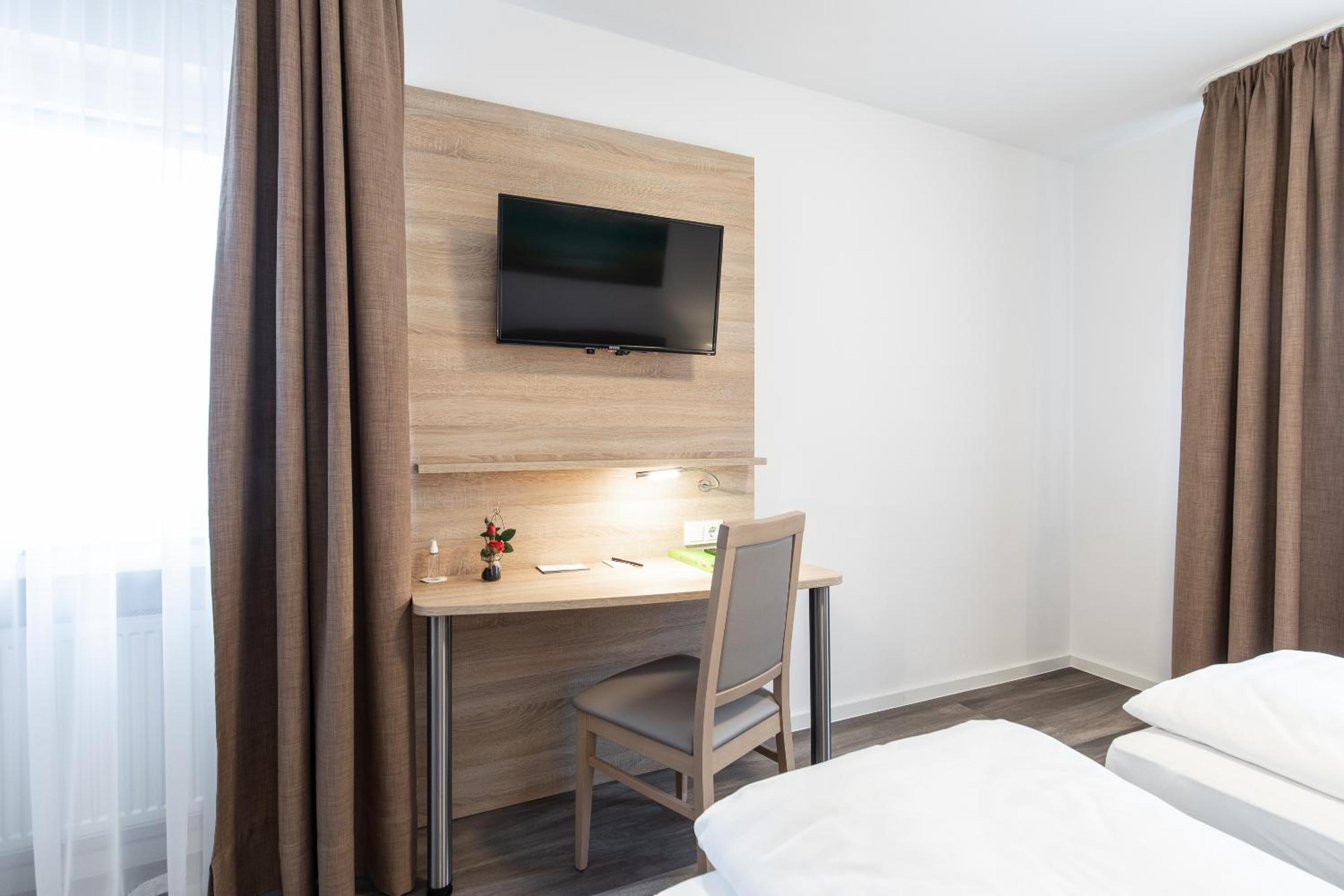 Double Room - Photo 3