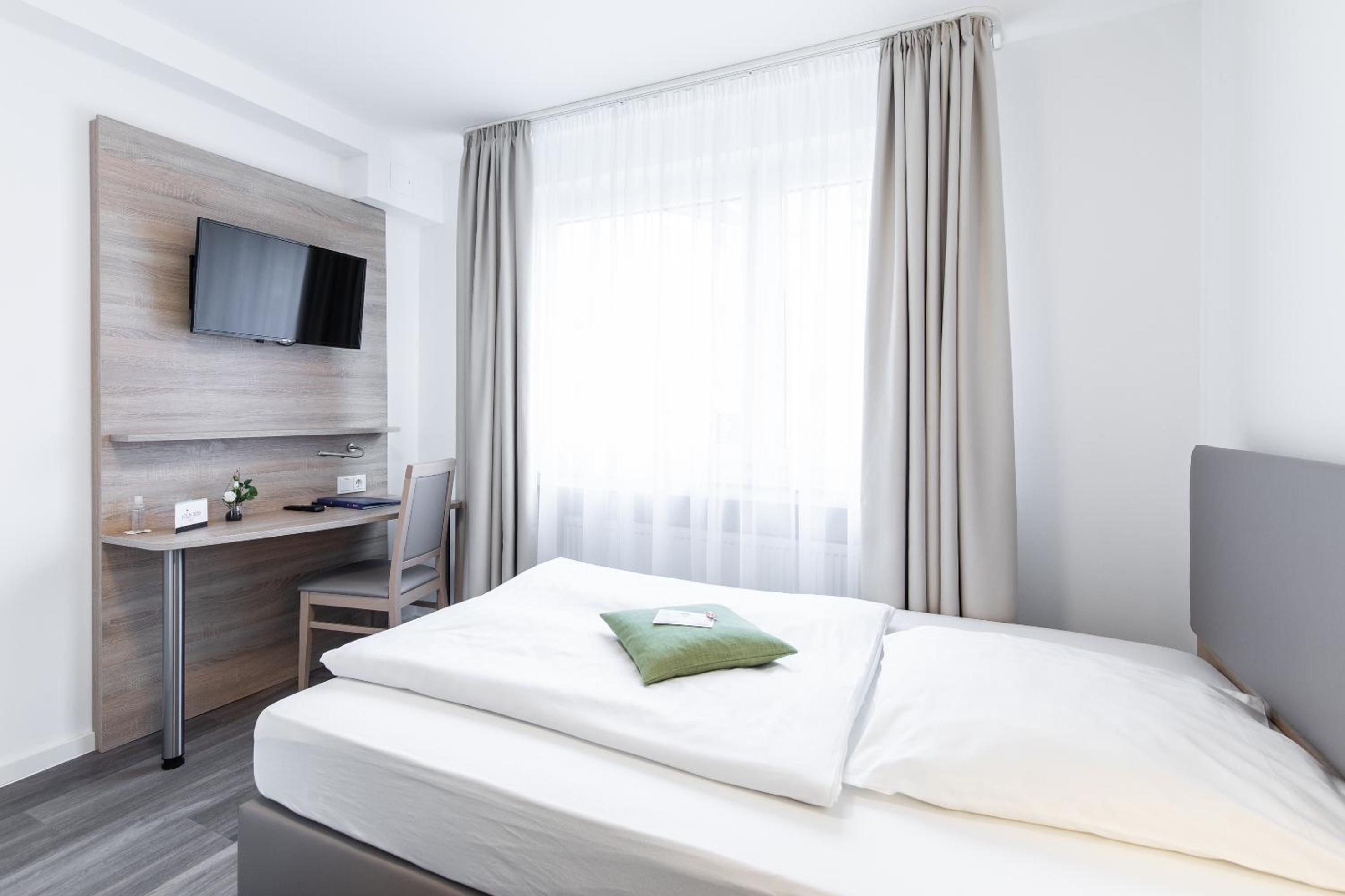 Deluxe Single Room