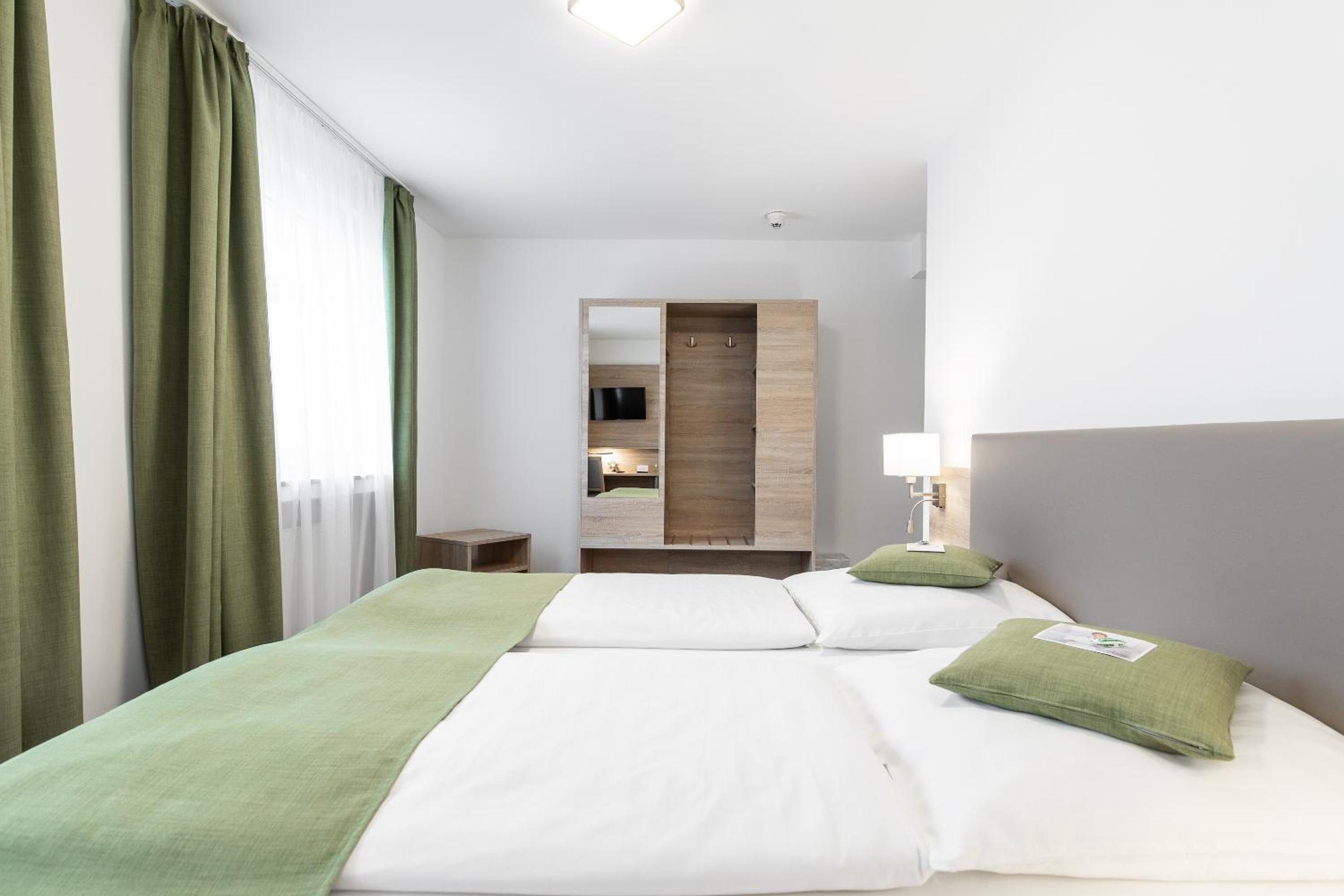 Deluxe Double or Twin Room - Photo 4