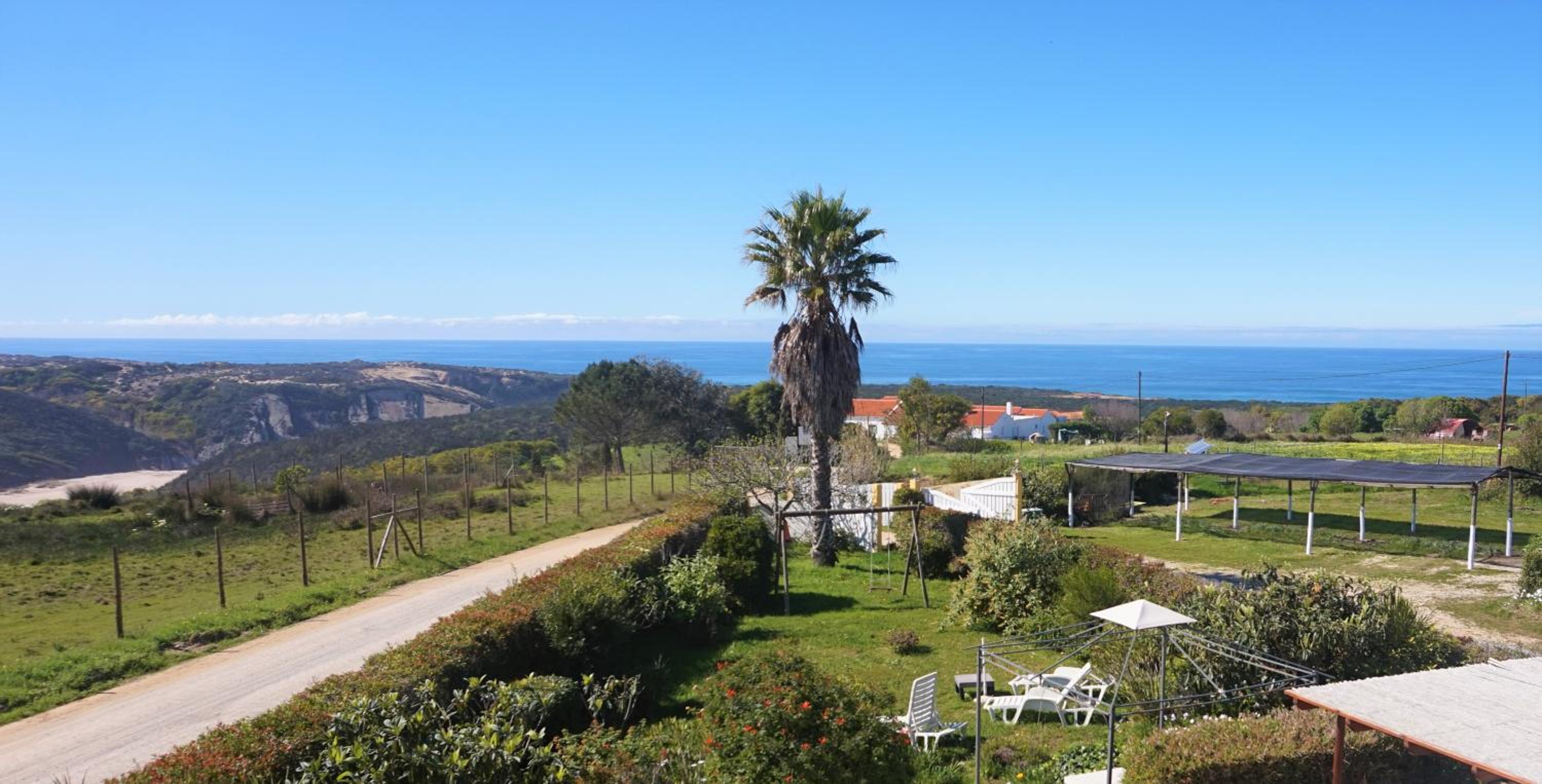 Two-Bedroom Apartment with Sea View - First Floor - Photo 3
