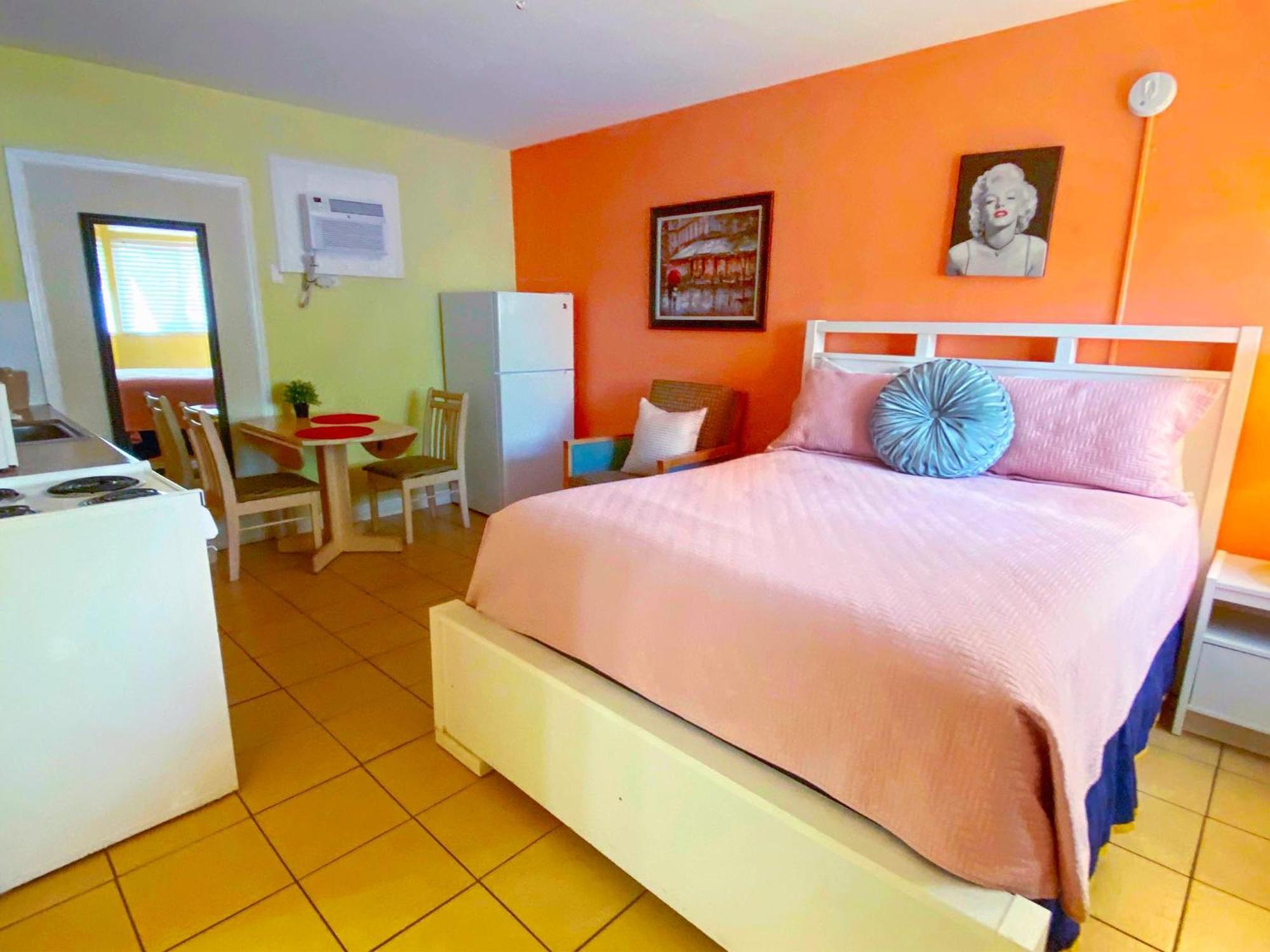 Studio Apartment
