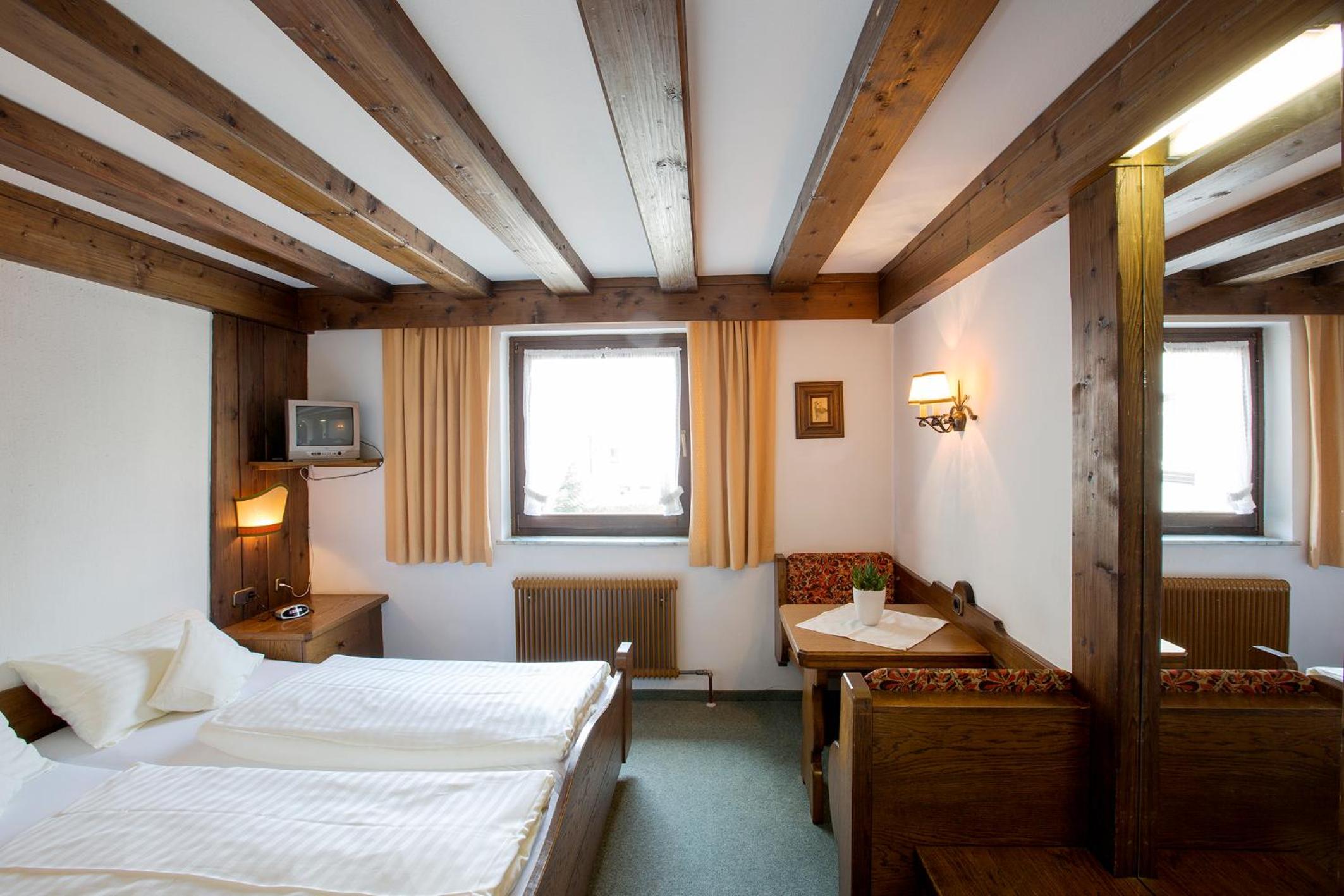 Budget Double Room photo 2