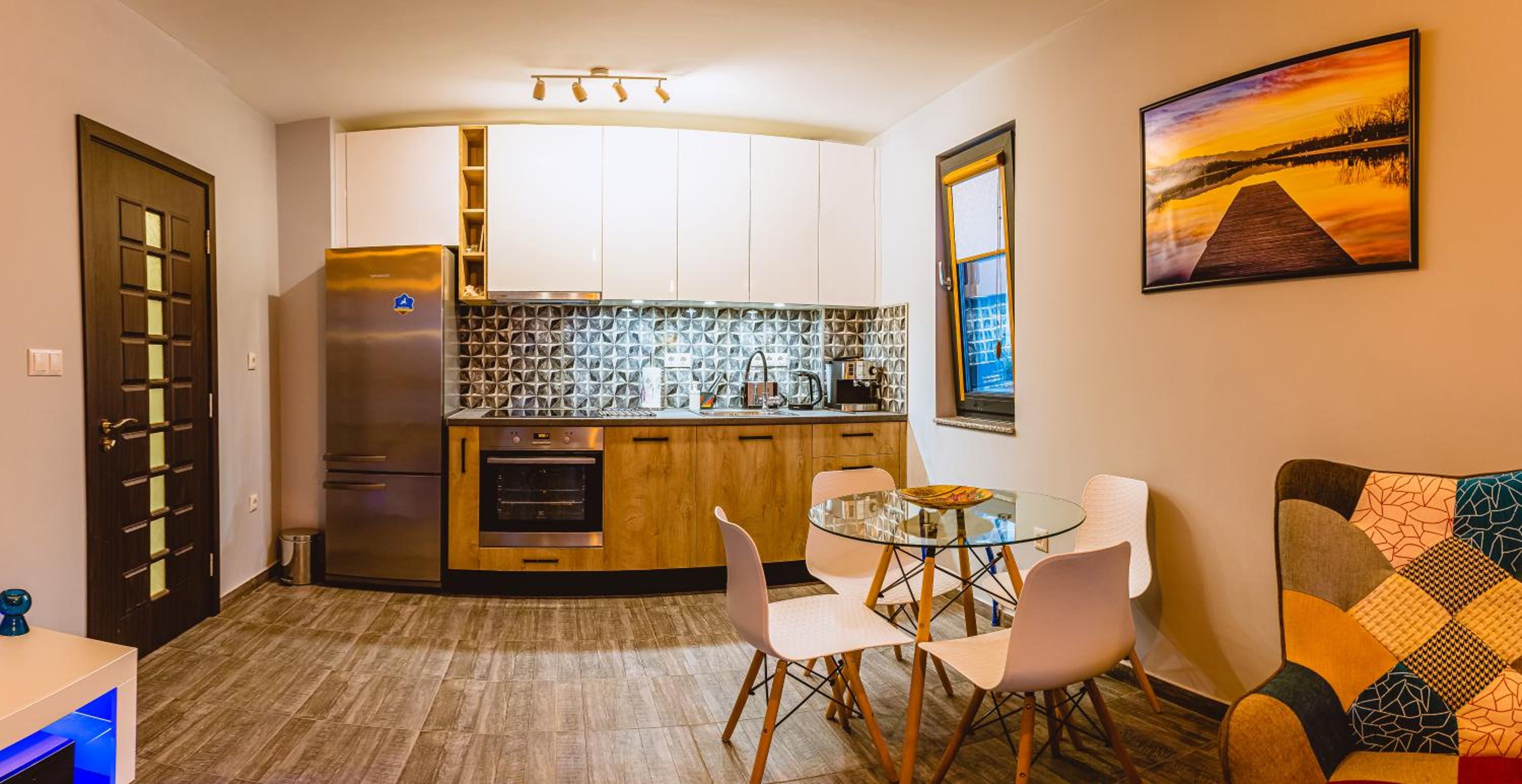One-Bedroom Apartment - Photo 4