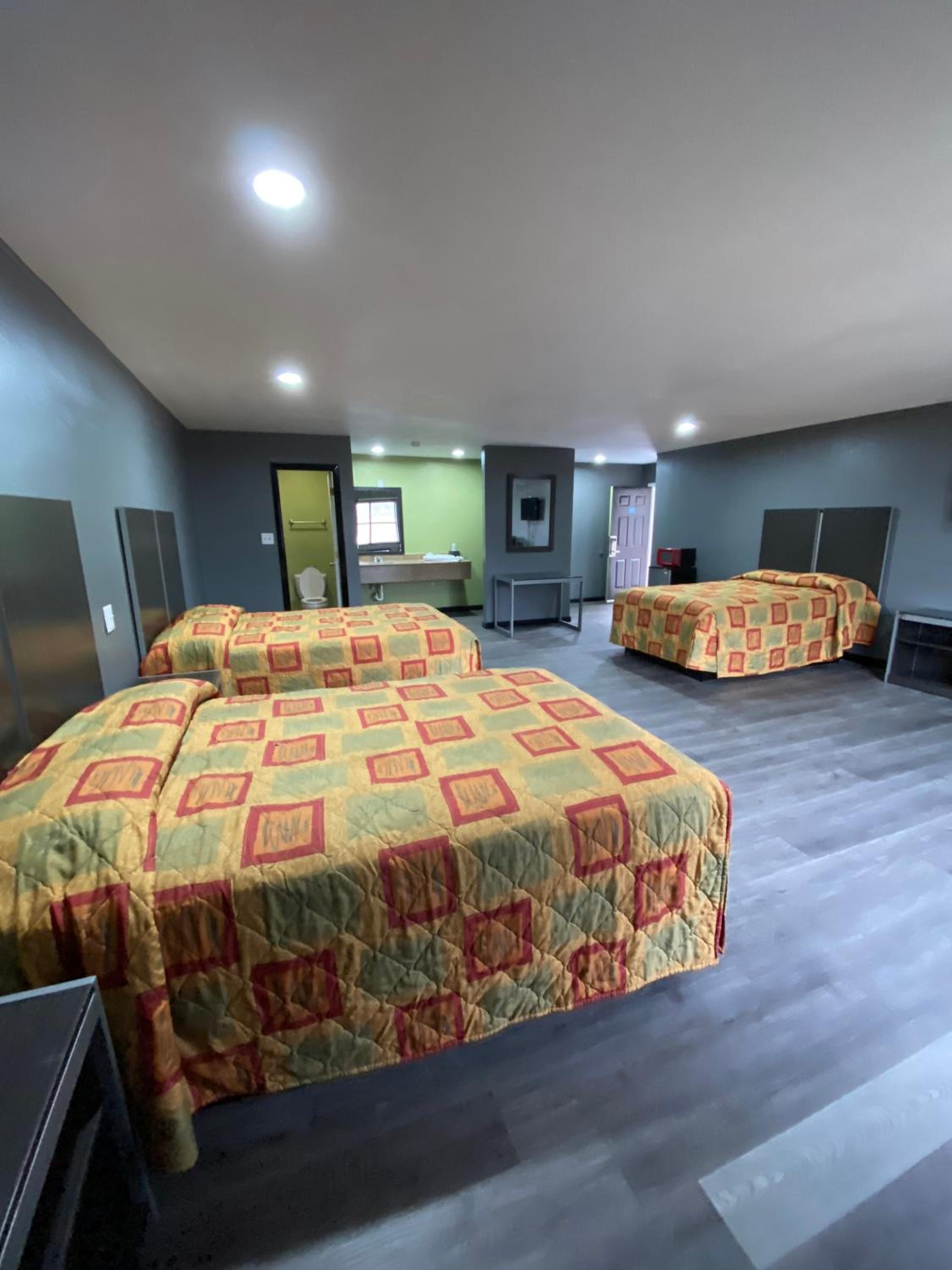 Triple Room - Photo 2