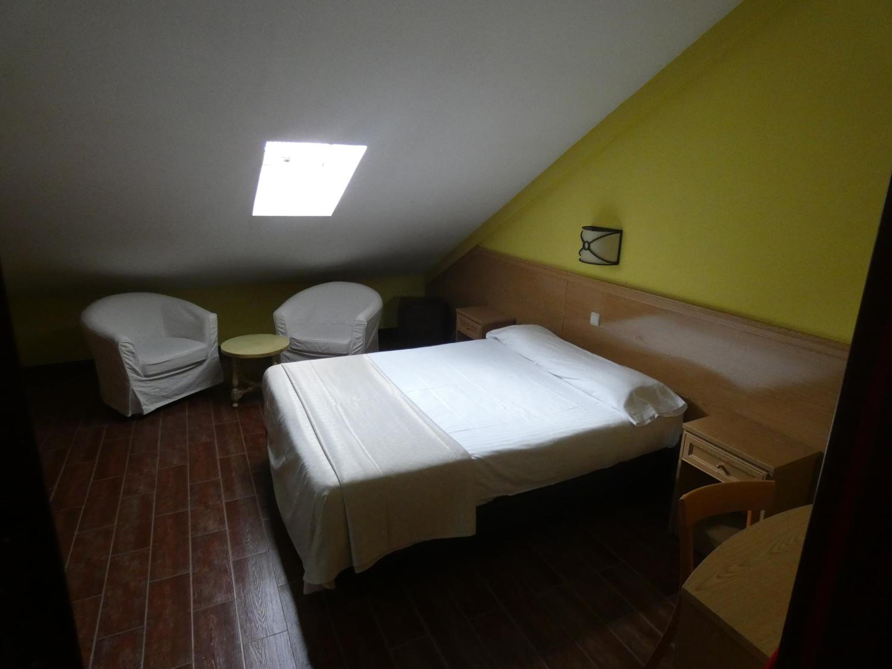 Double or Twin Room photo 3