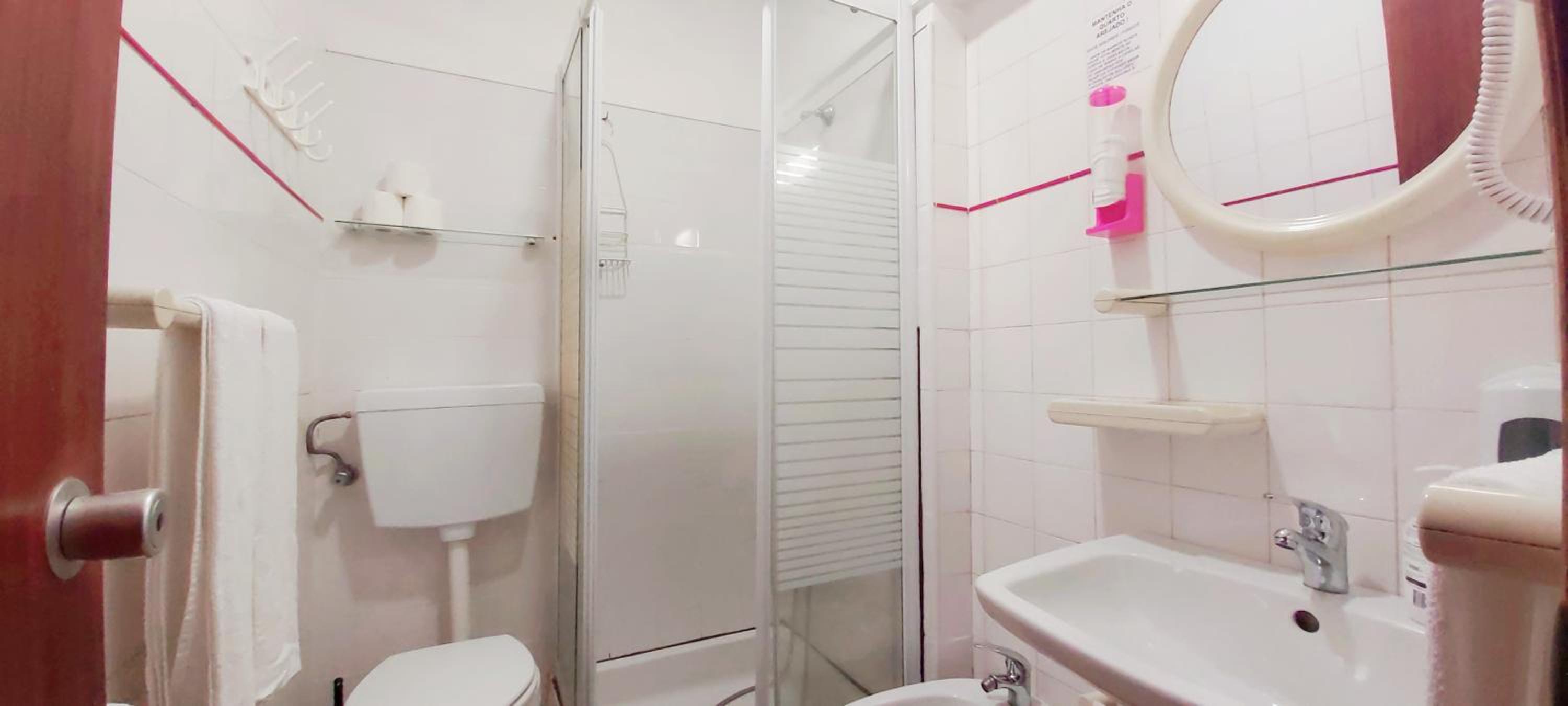 Double Room - Photo 4