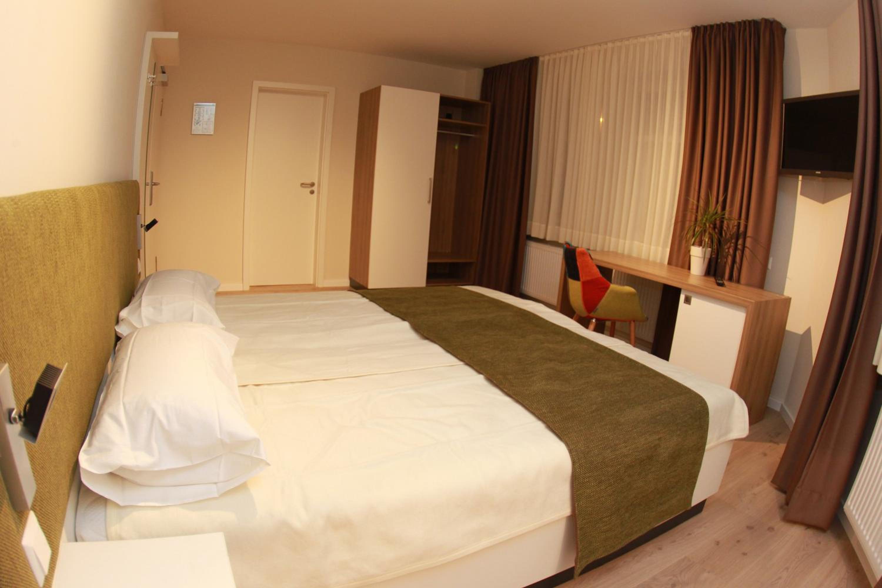 Double or Twin Room - Photo 1