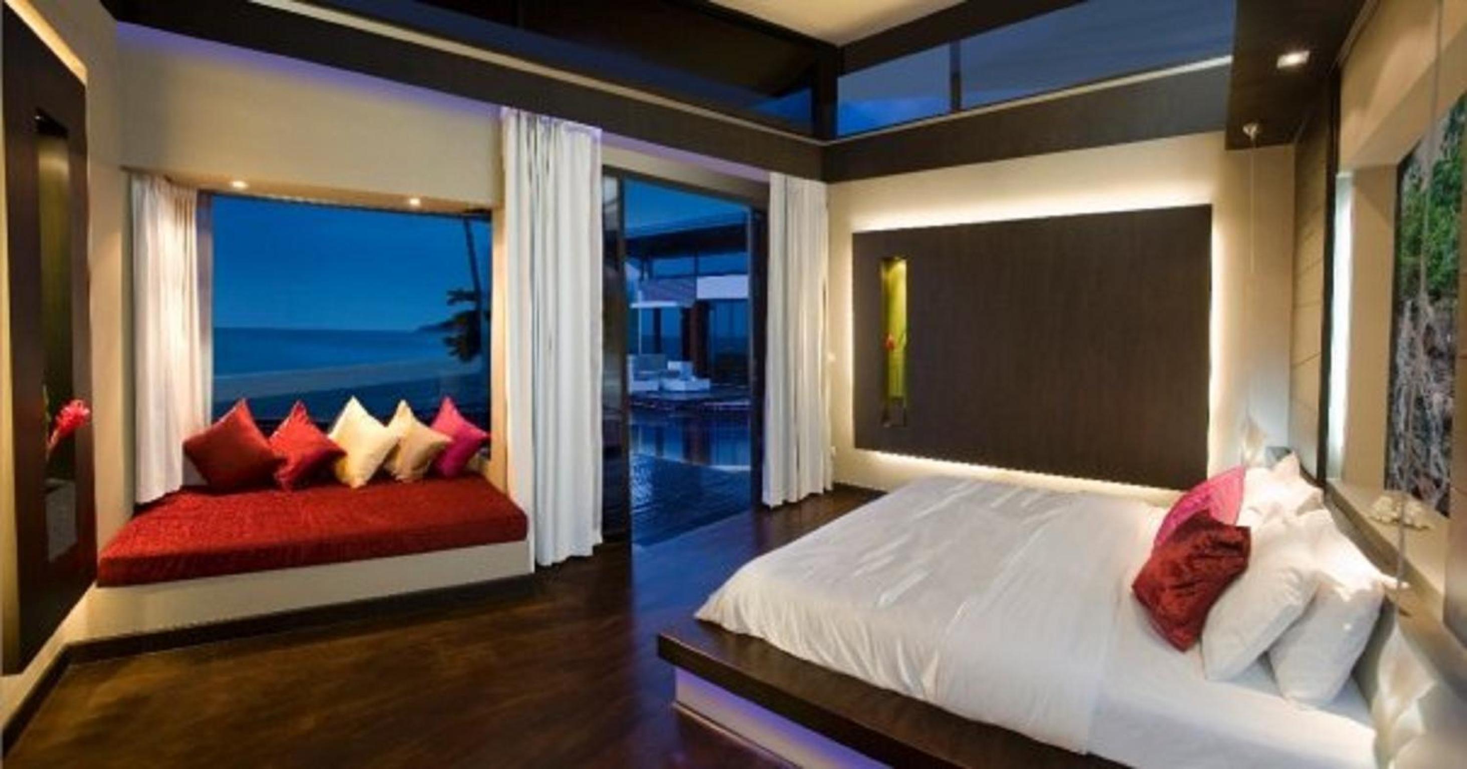 Poolside Villa - Photo 2