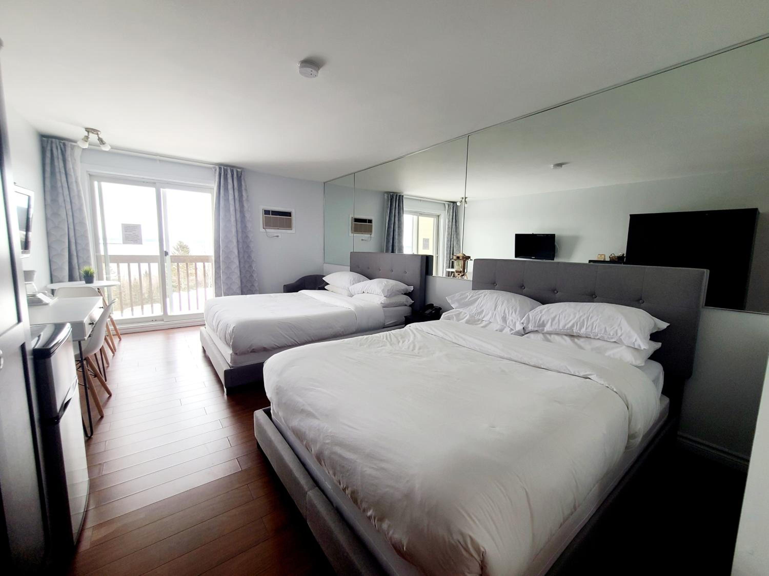 Quadruple Room with Sea View photo 1