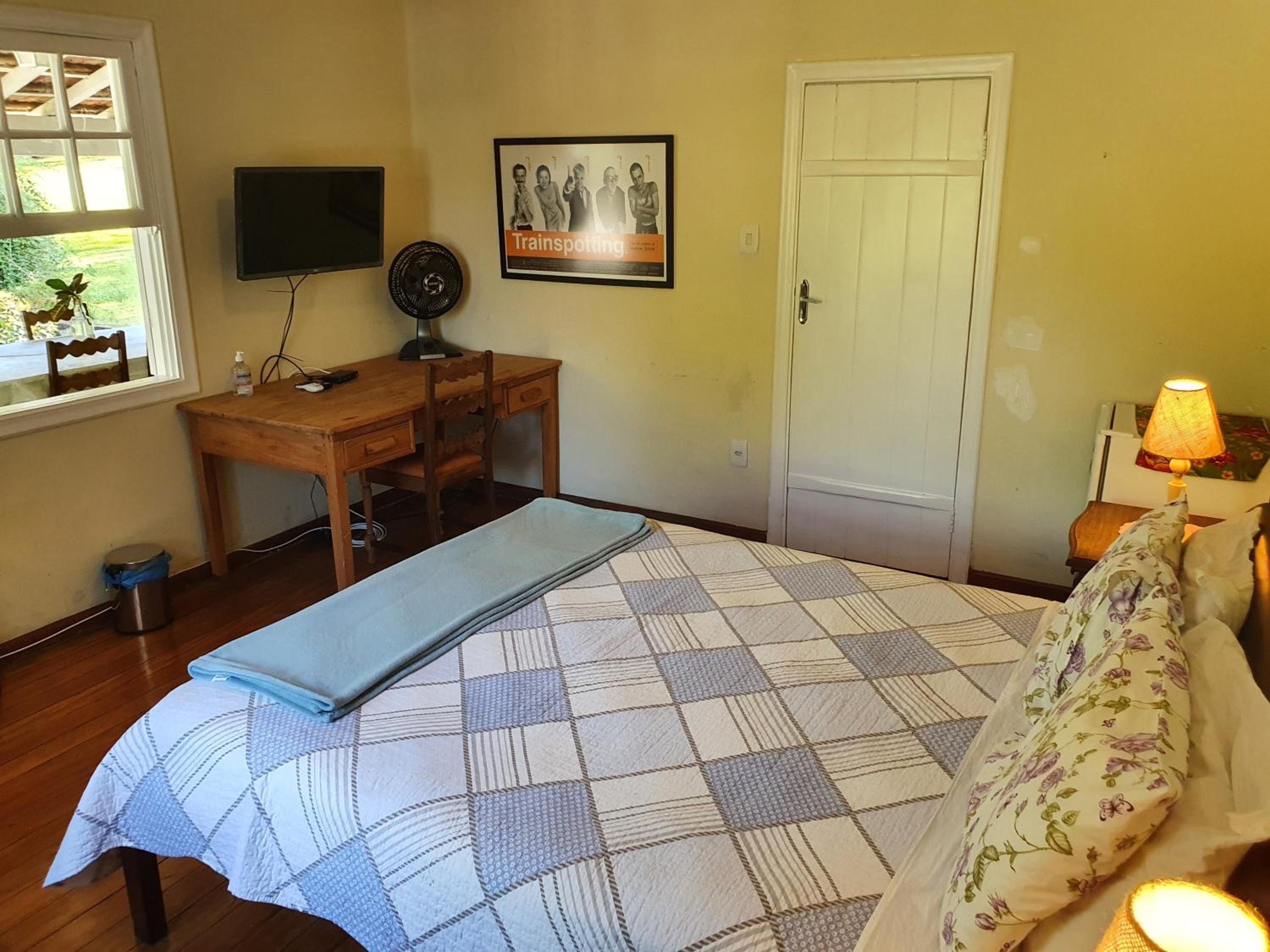 Three-Bedroom House photo 3