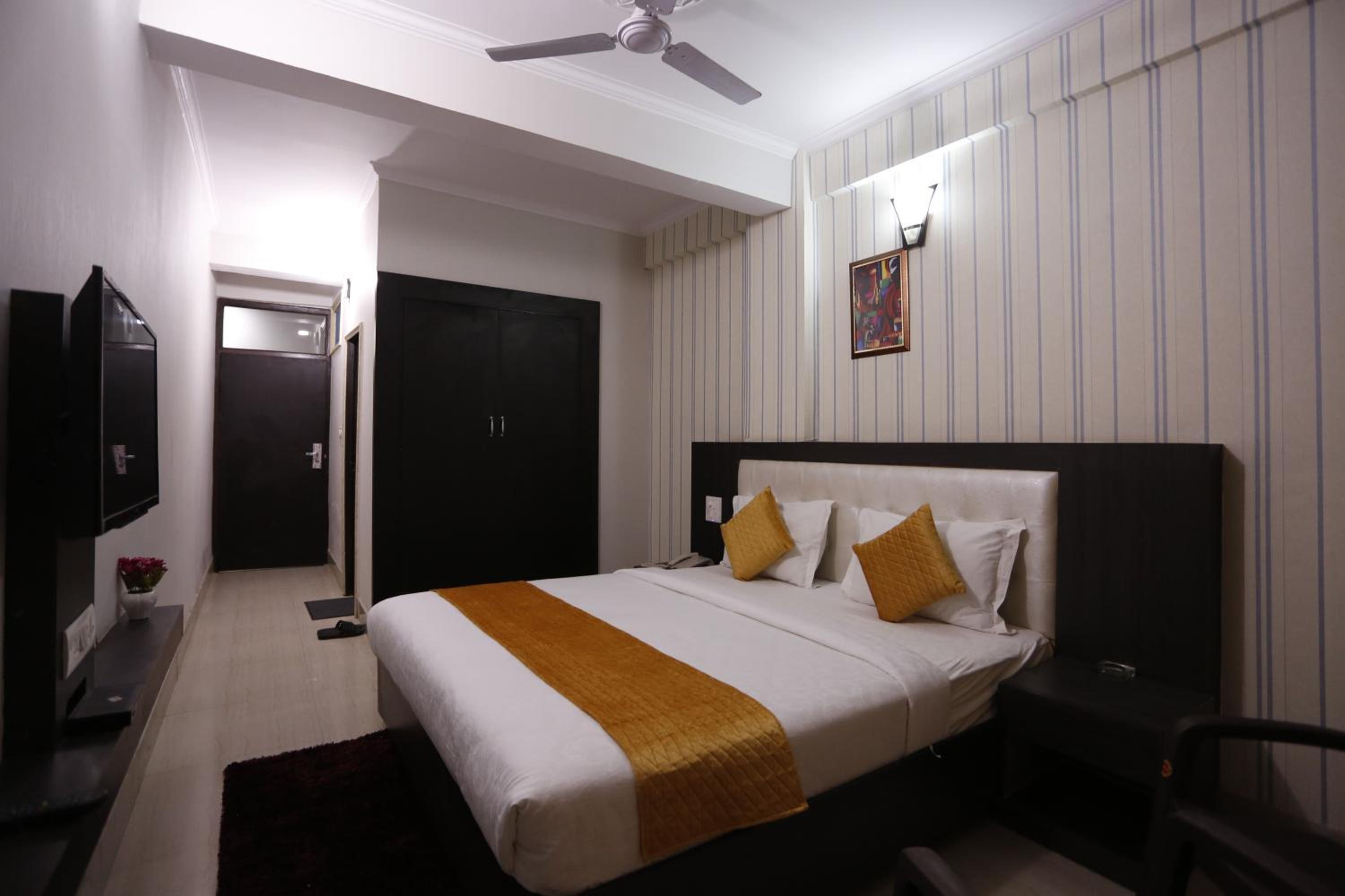 Deluxe Double Room with Balcony
