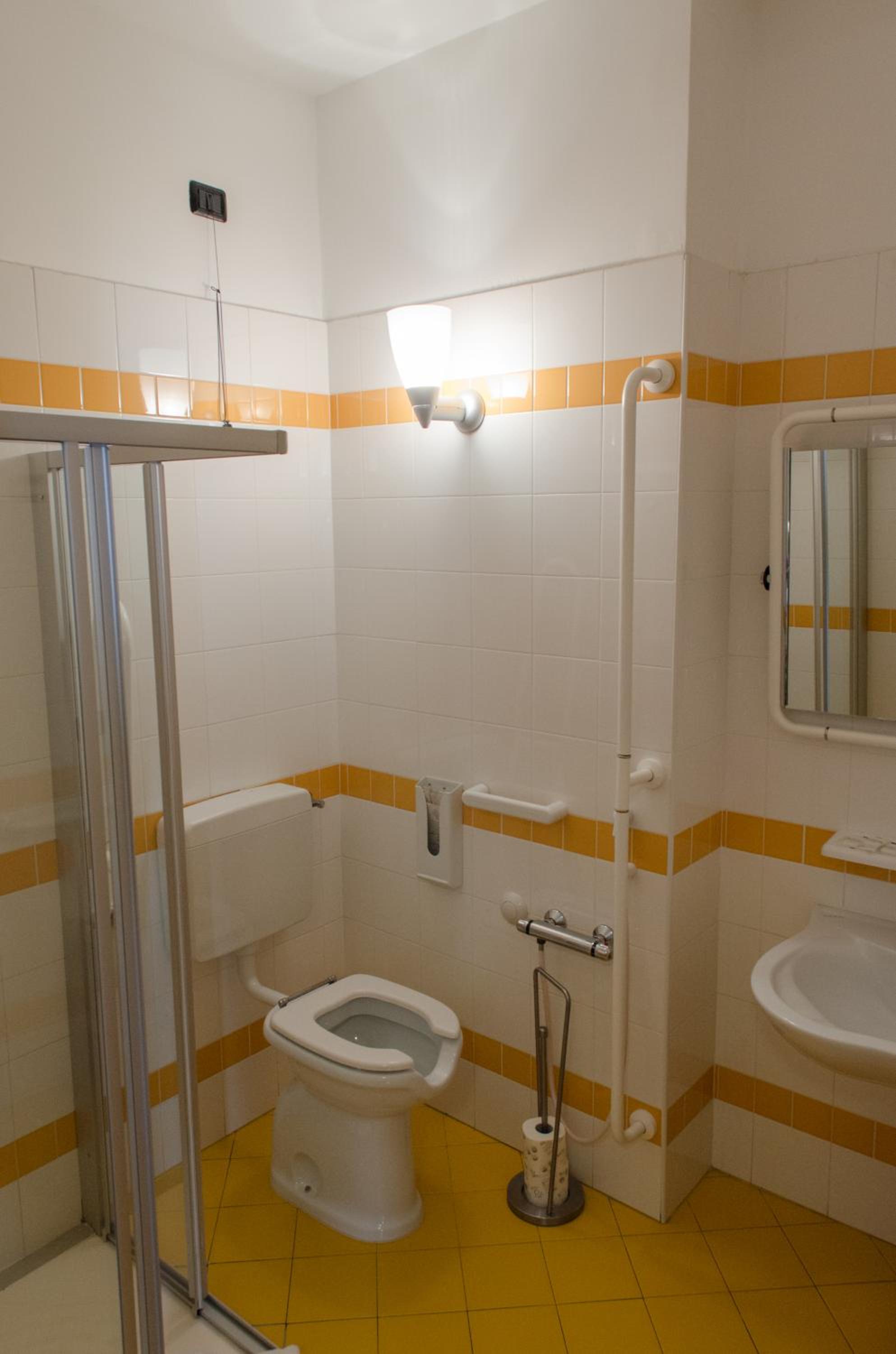 Quadruple Room - Photo 22