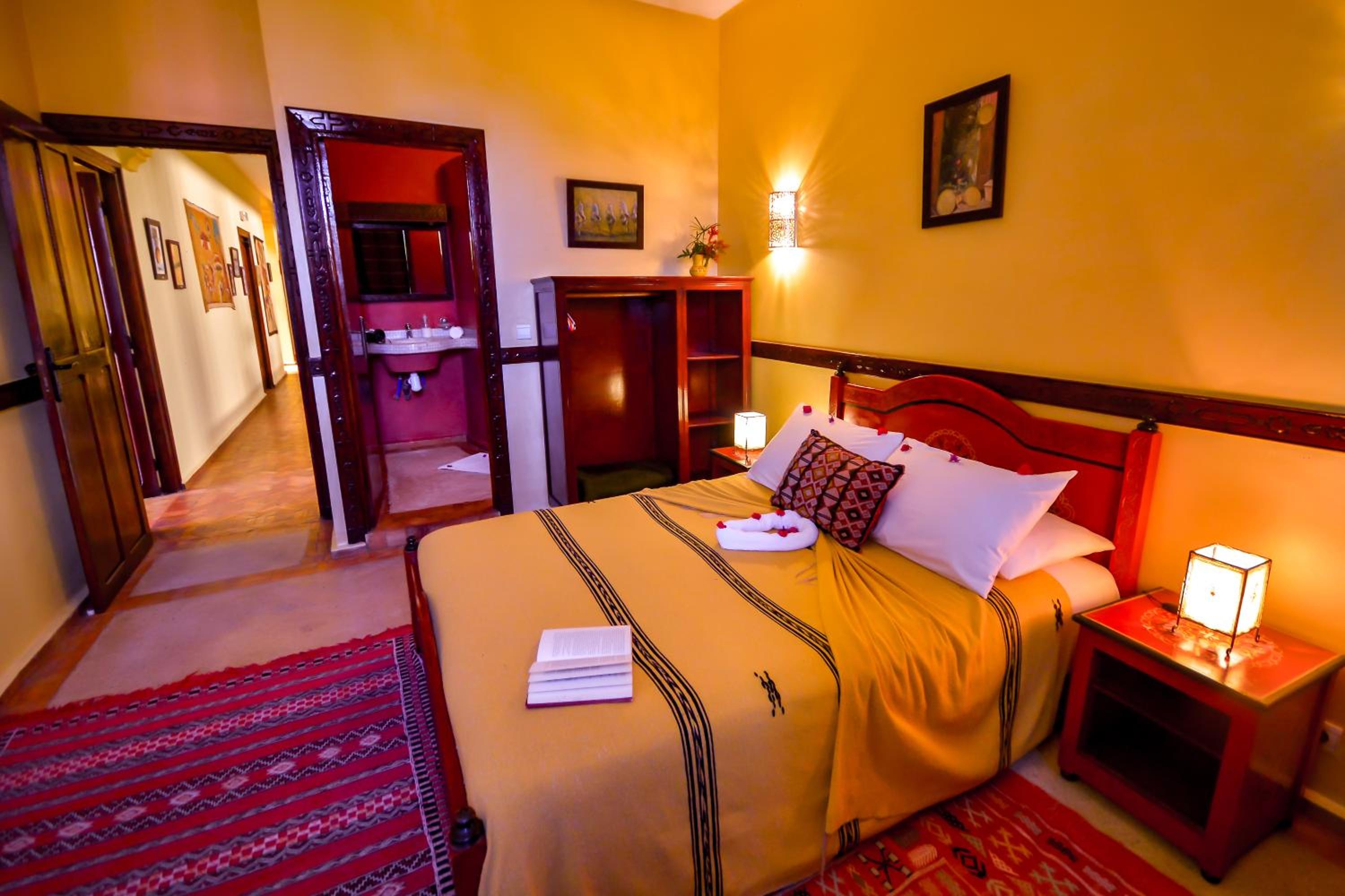 Standard Double Room - Photo 26