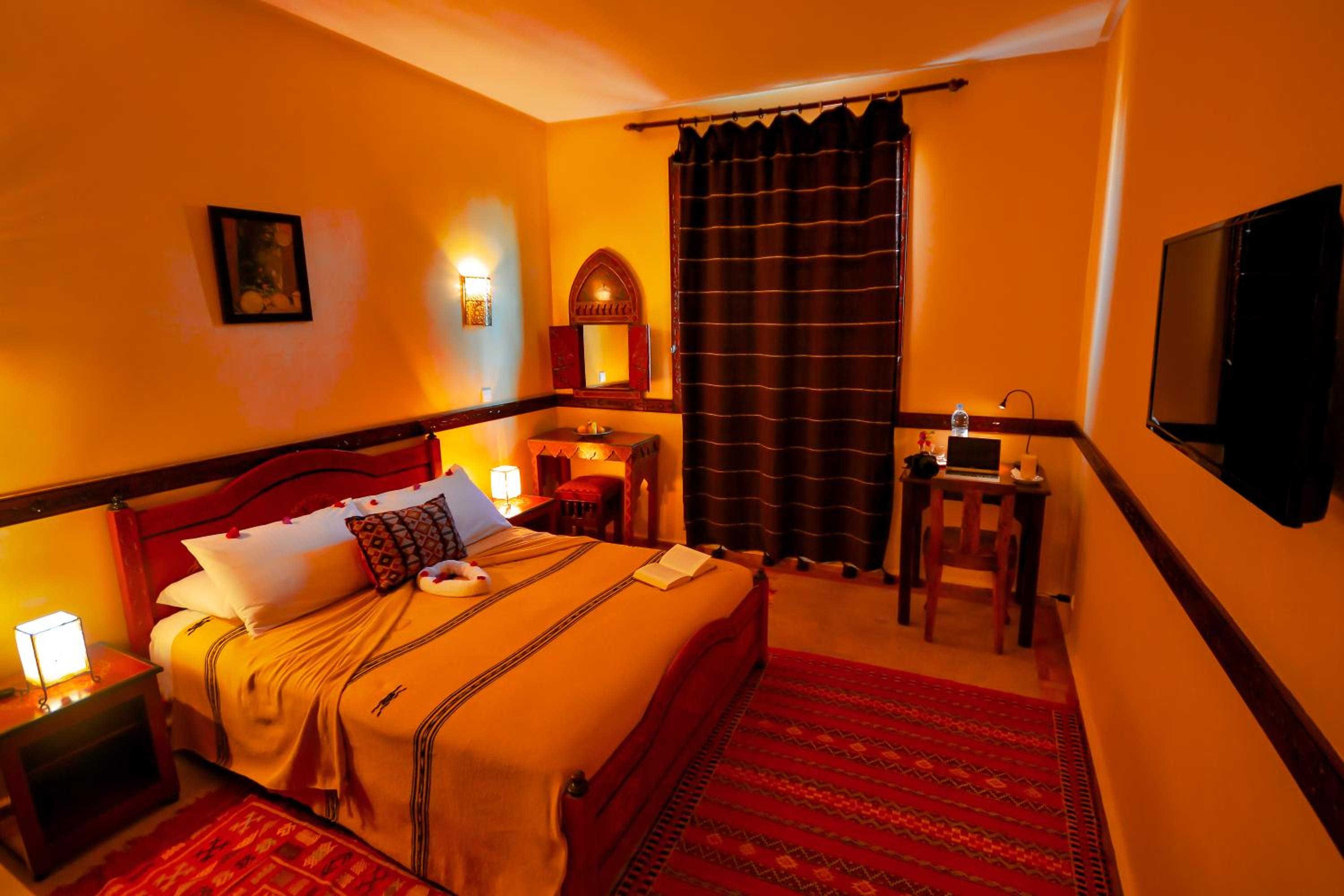 Standard Double Room - Photo 22