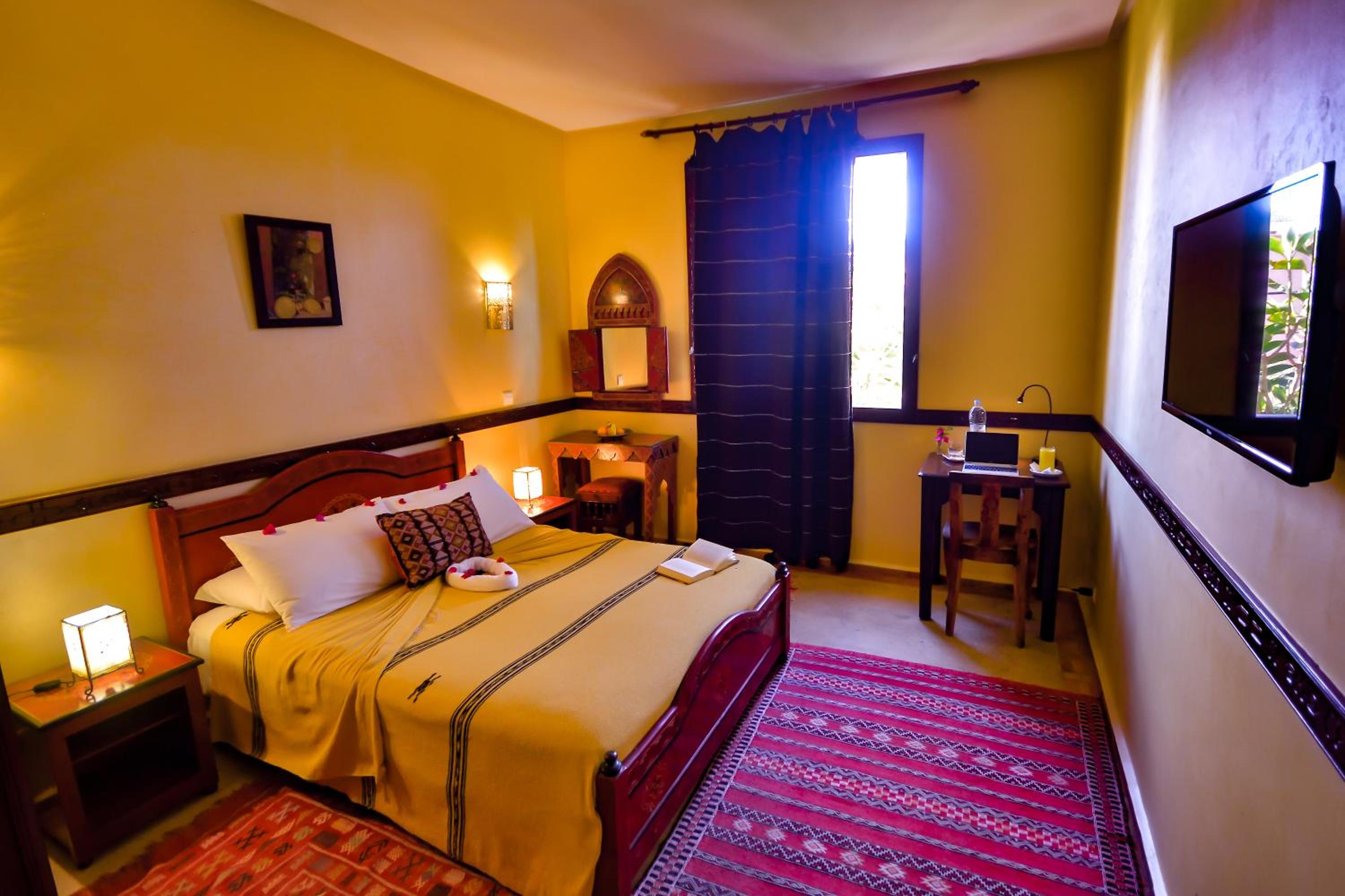 Standard Double Room - Photo 3