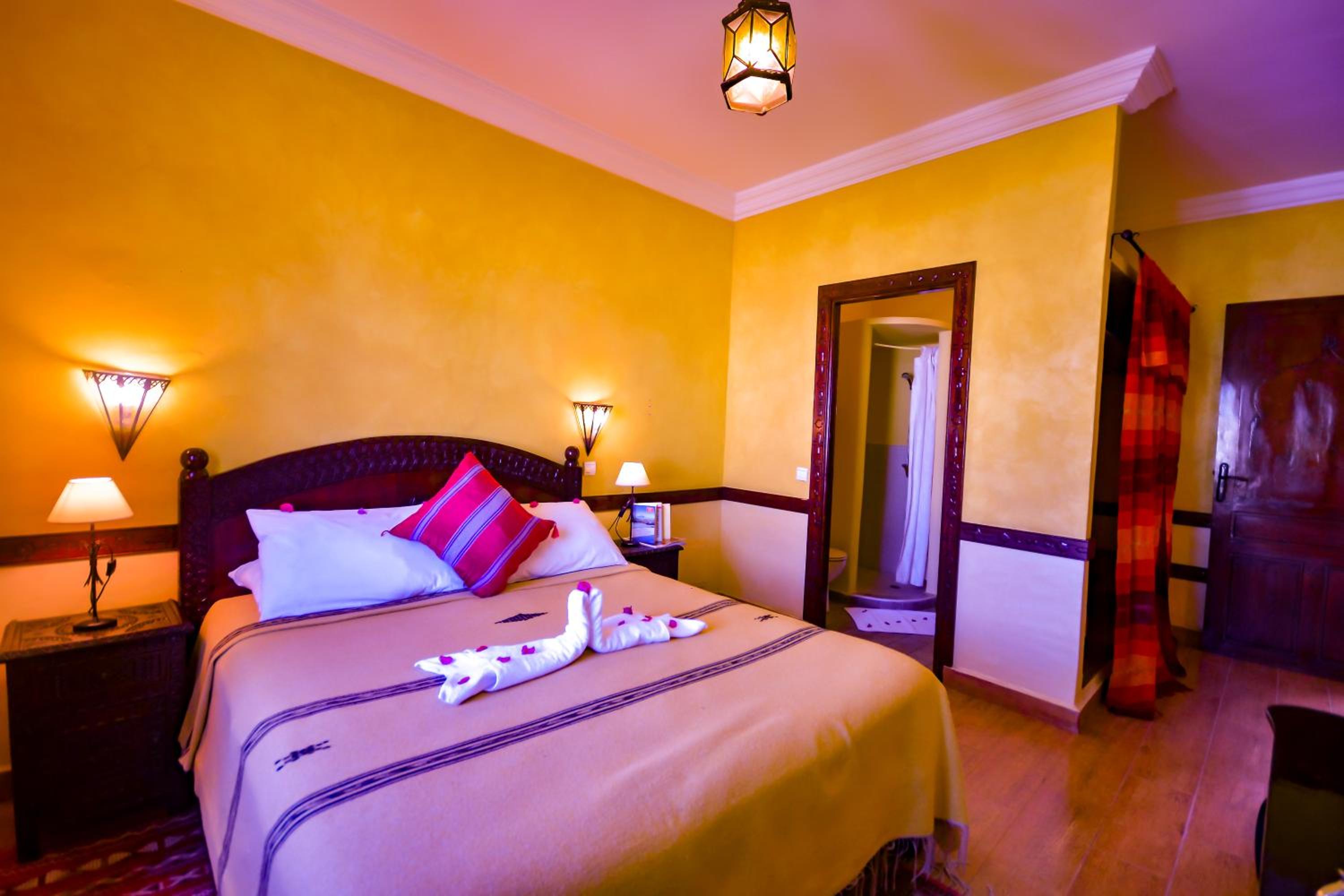 Standard Double Room - Photo 20