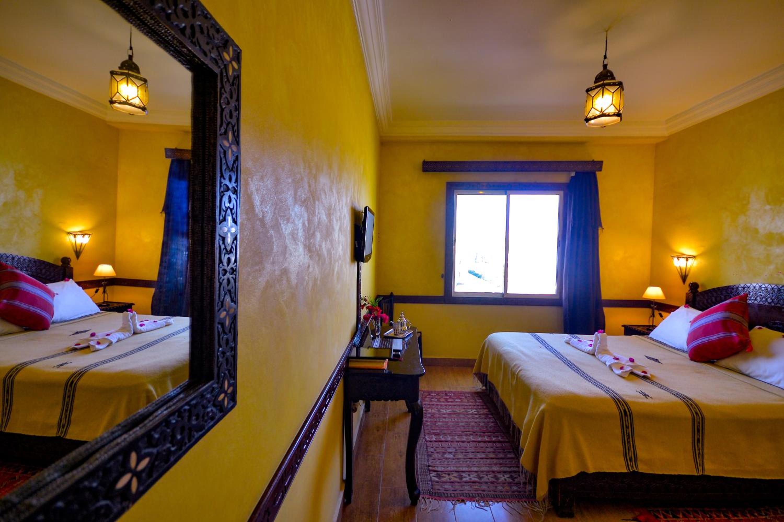 Standard Double Room - Photo 21