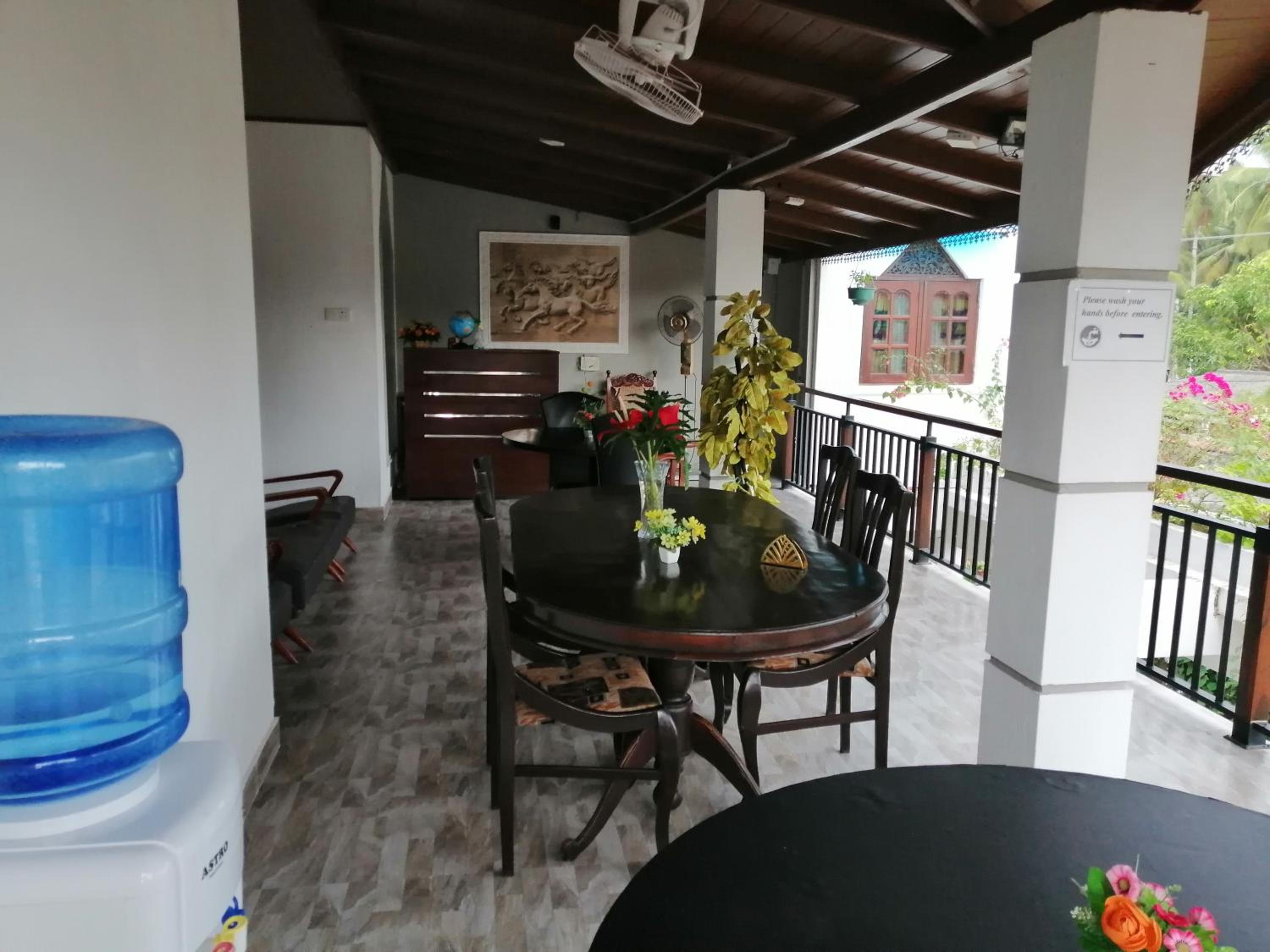 Budget Double Room - Photo 7