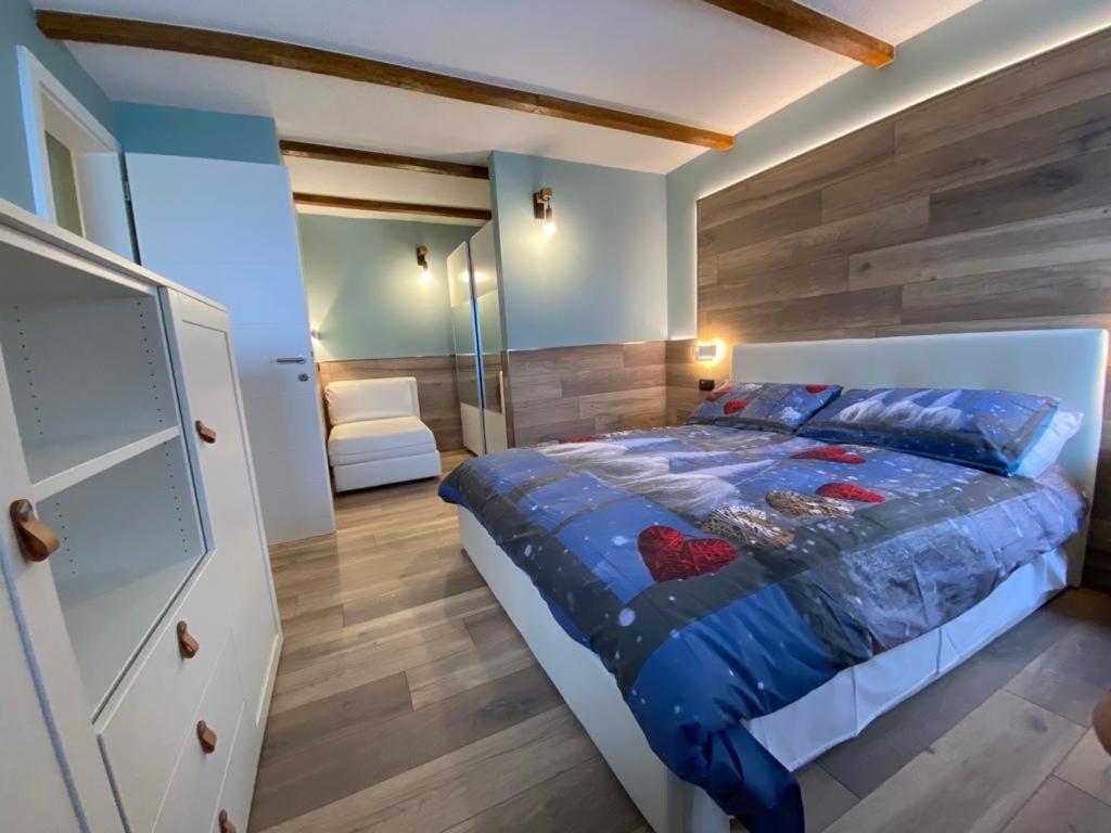One-Bedroom Apartment - Photo 18