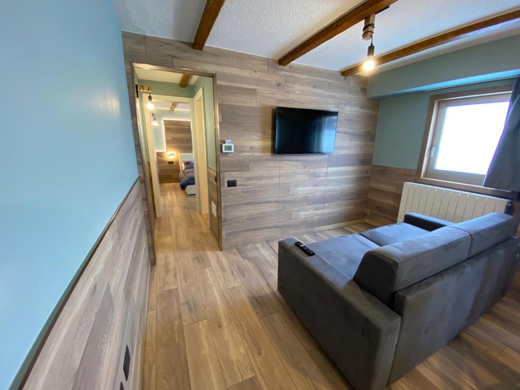 One-Bedroom Apartment - Photo 6