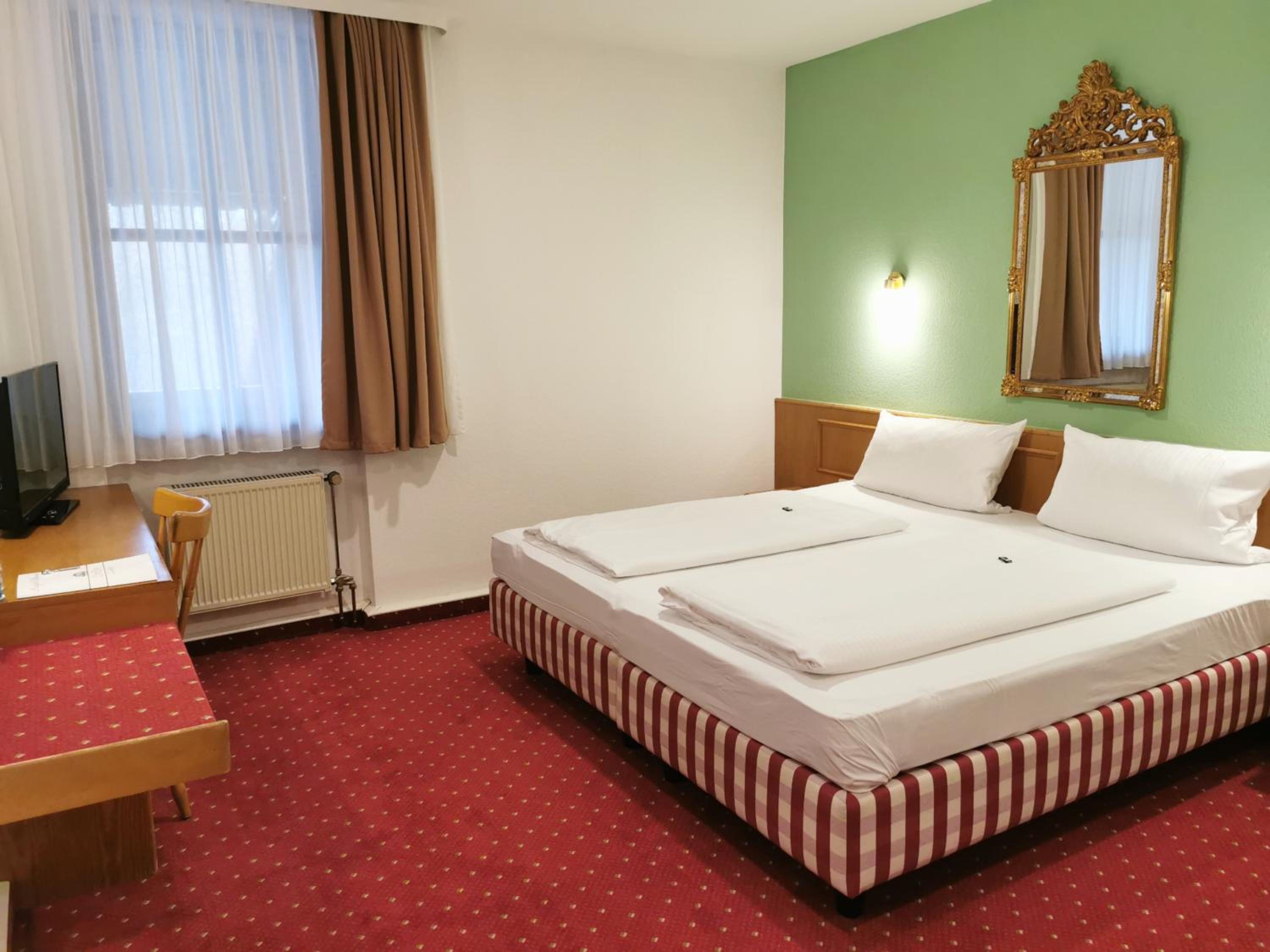 Standard Double Room - Photo 3