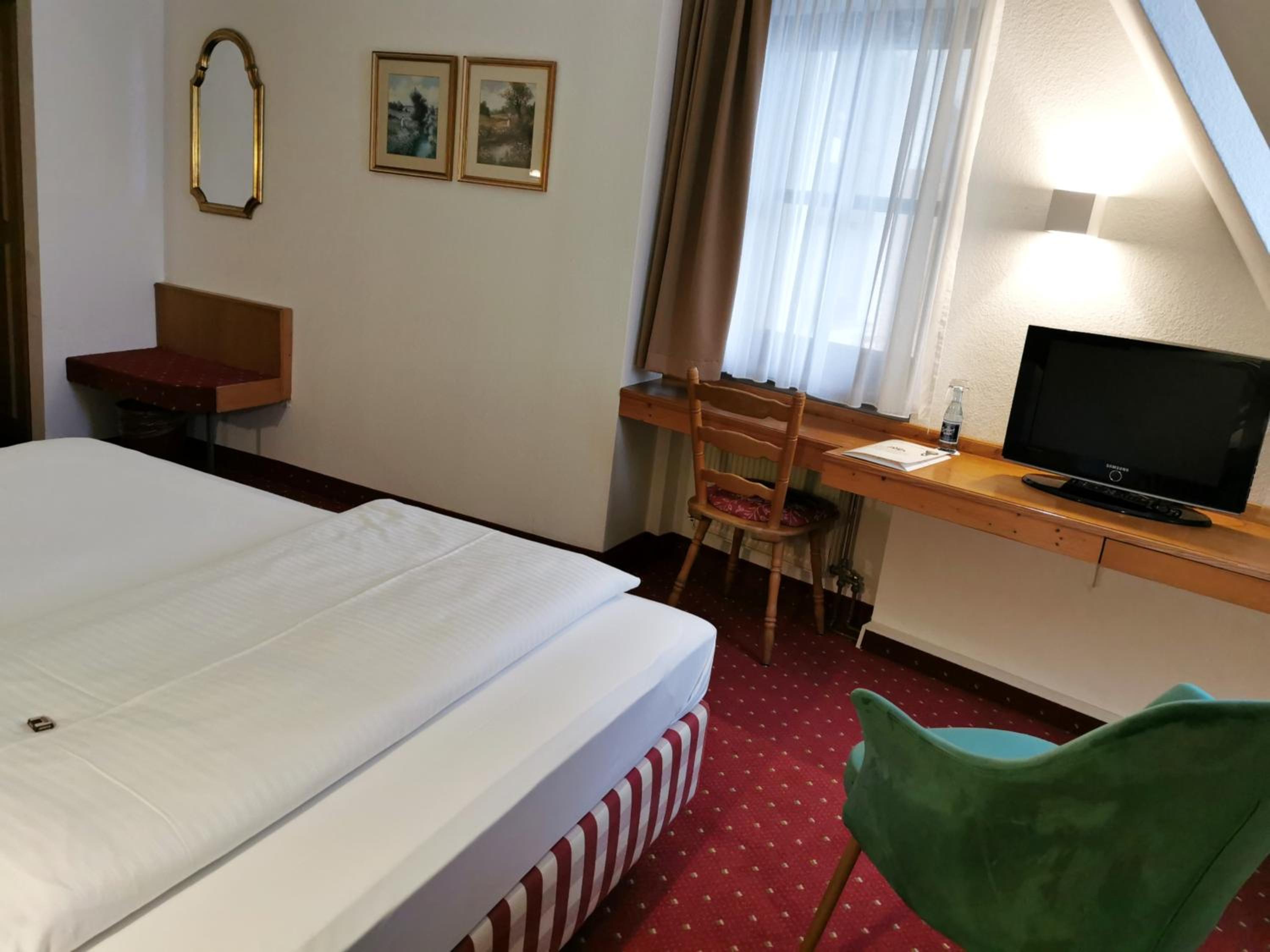 Standard Double Room - Photo 4
