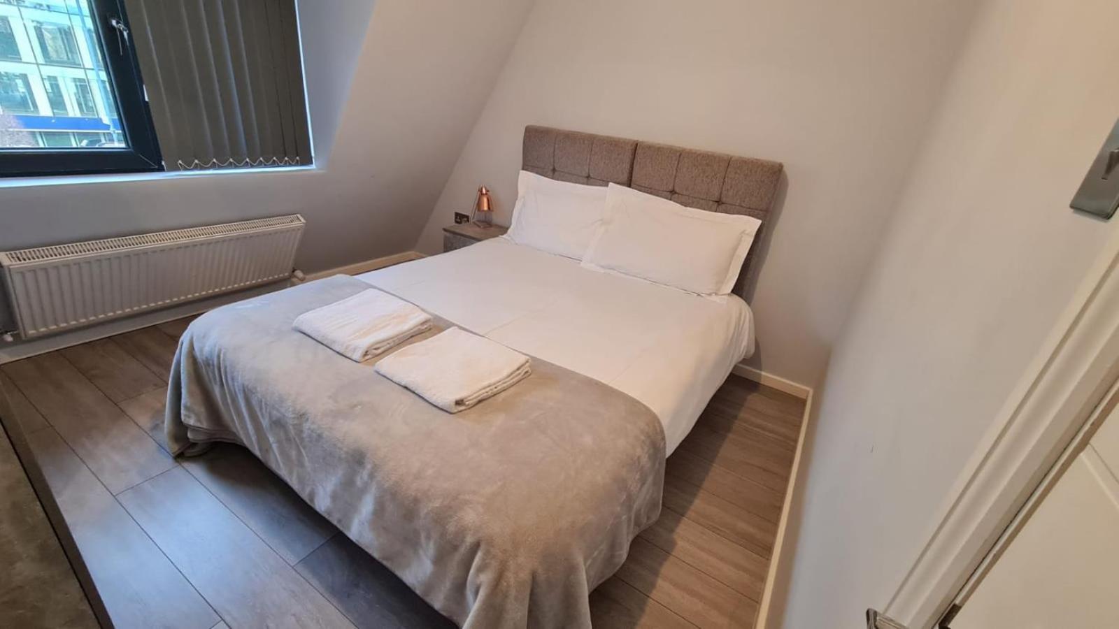 One-Bedroom Apartment photo 2