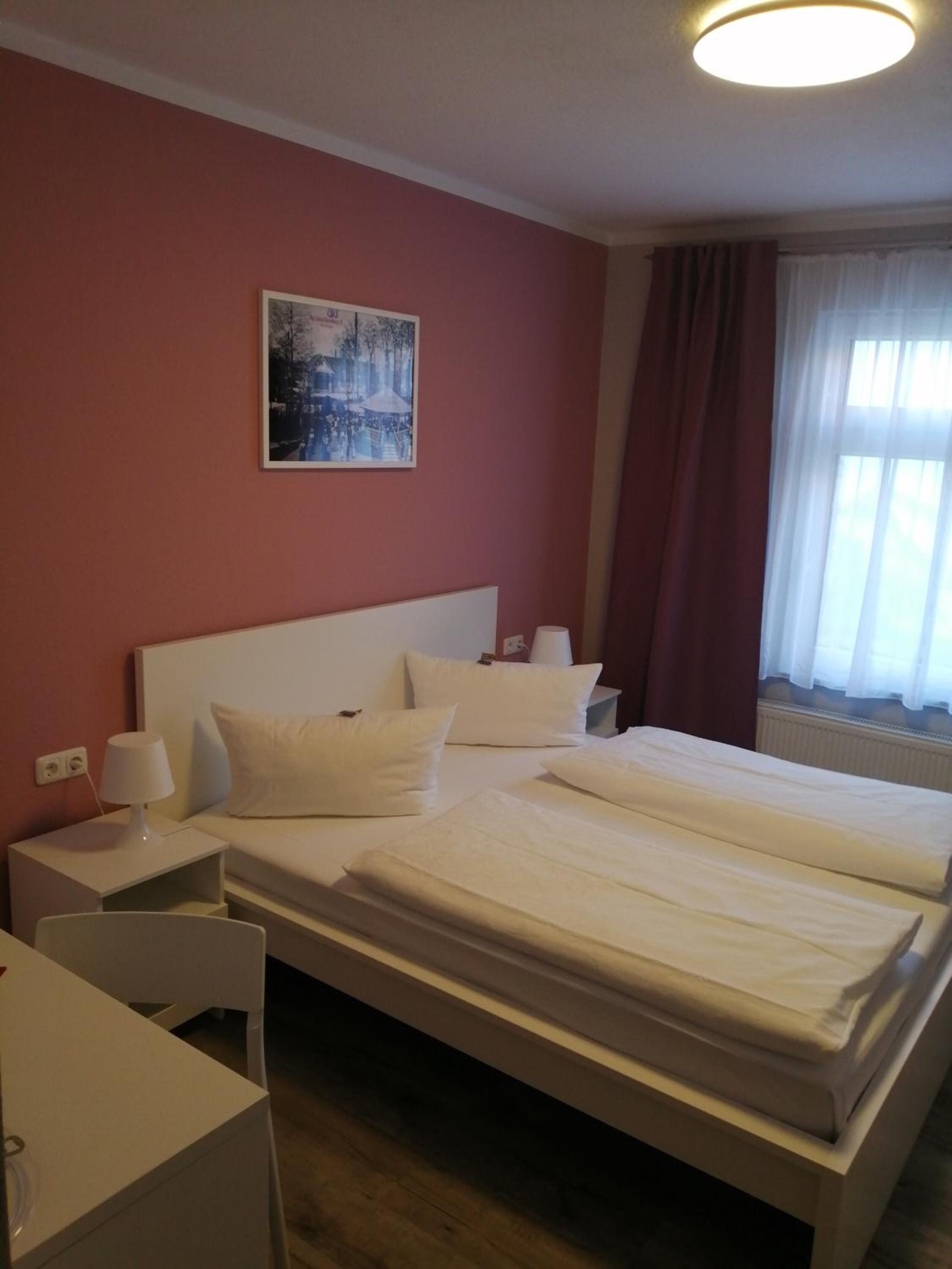 Double Room - Photo 9