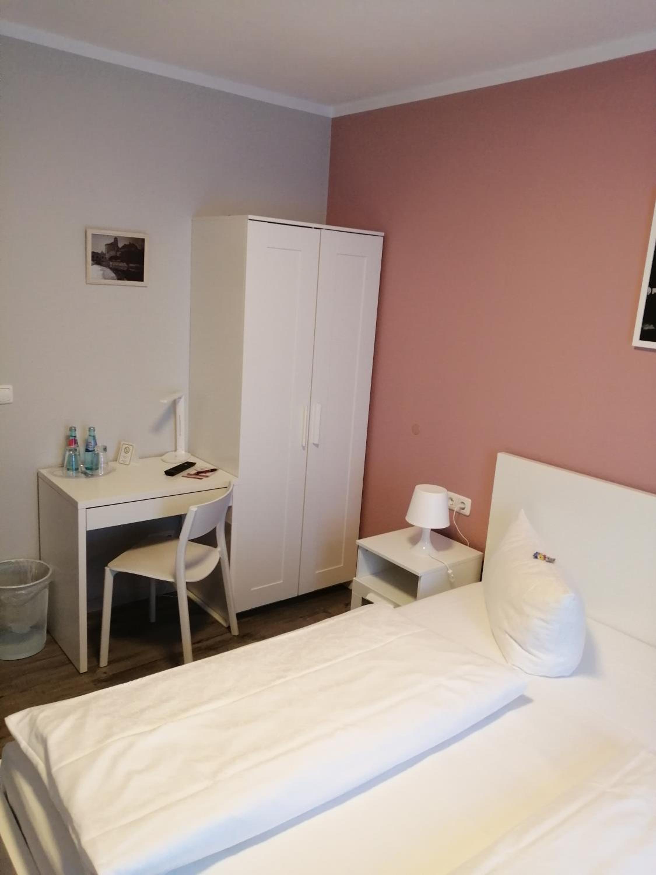 Double Room - Photo 10