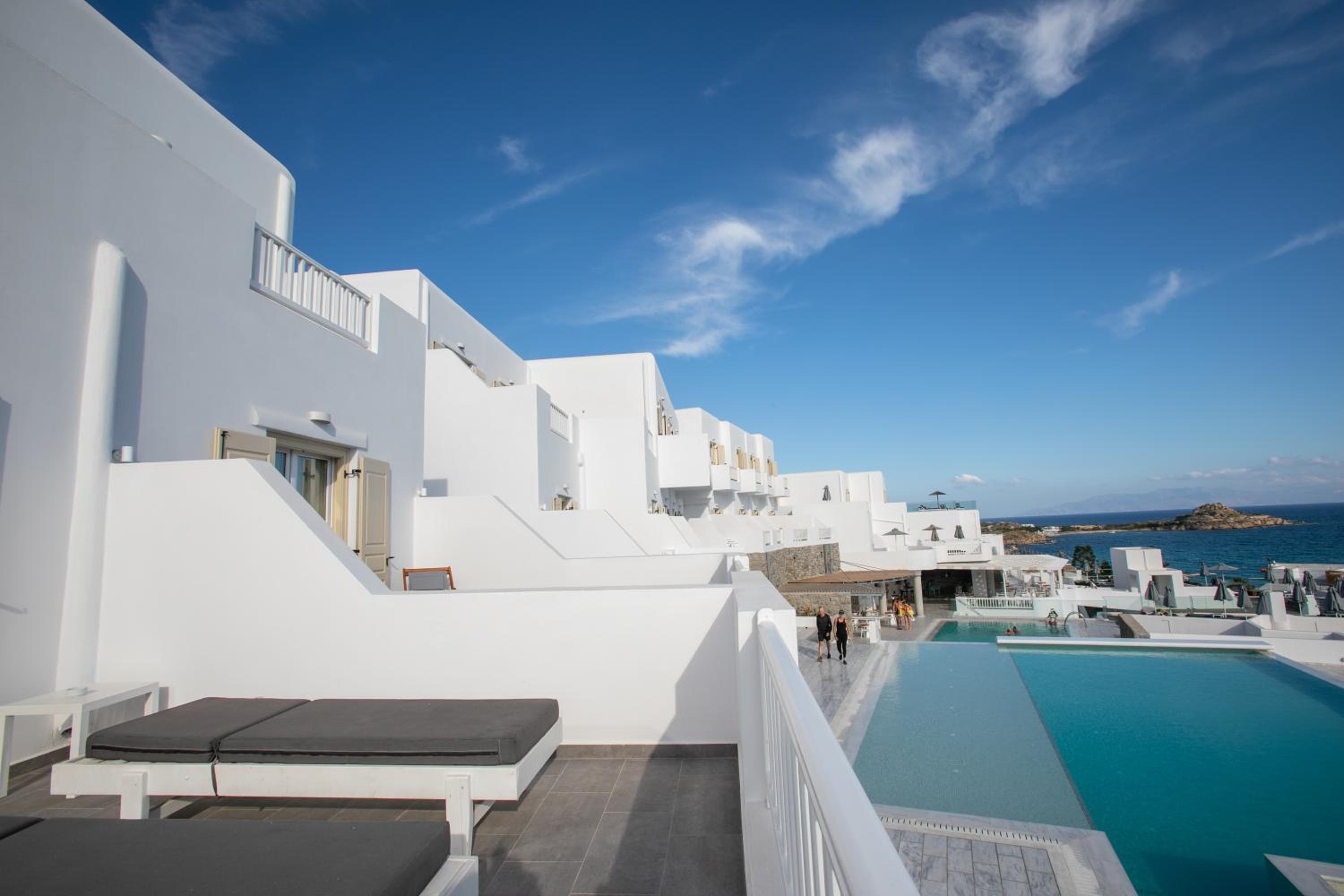 Deluxe Family Room with Sea View - Photo 12