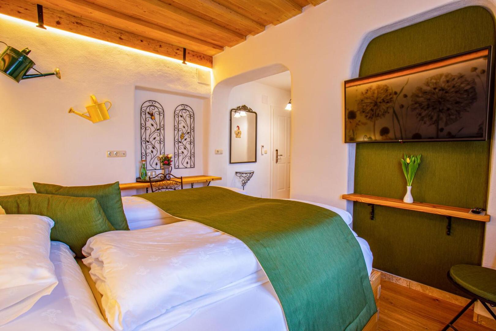 Deluxe Room - Photo 18
