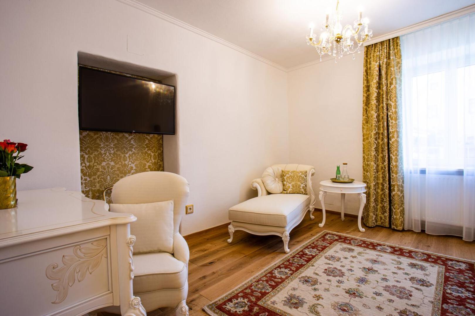 Deluxe Double Room - Photo 7