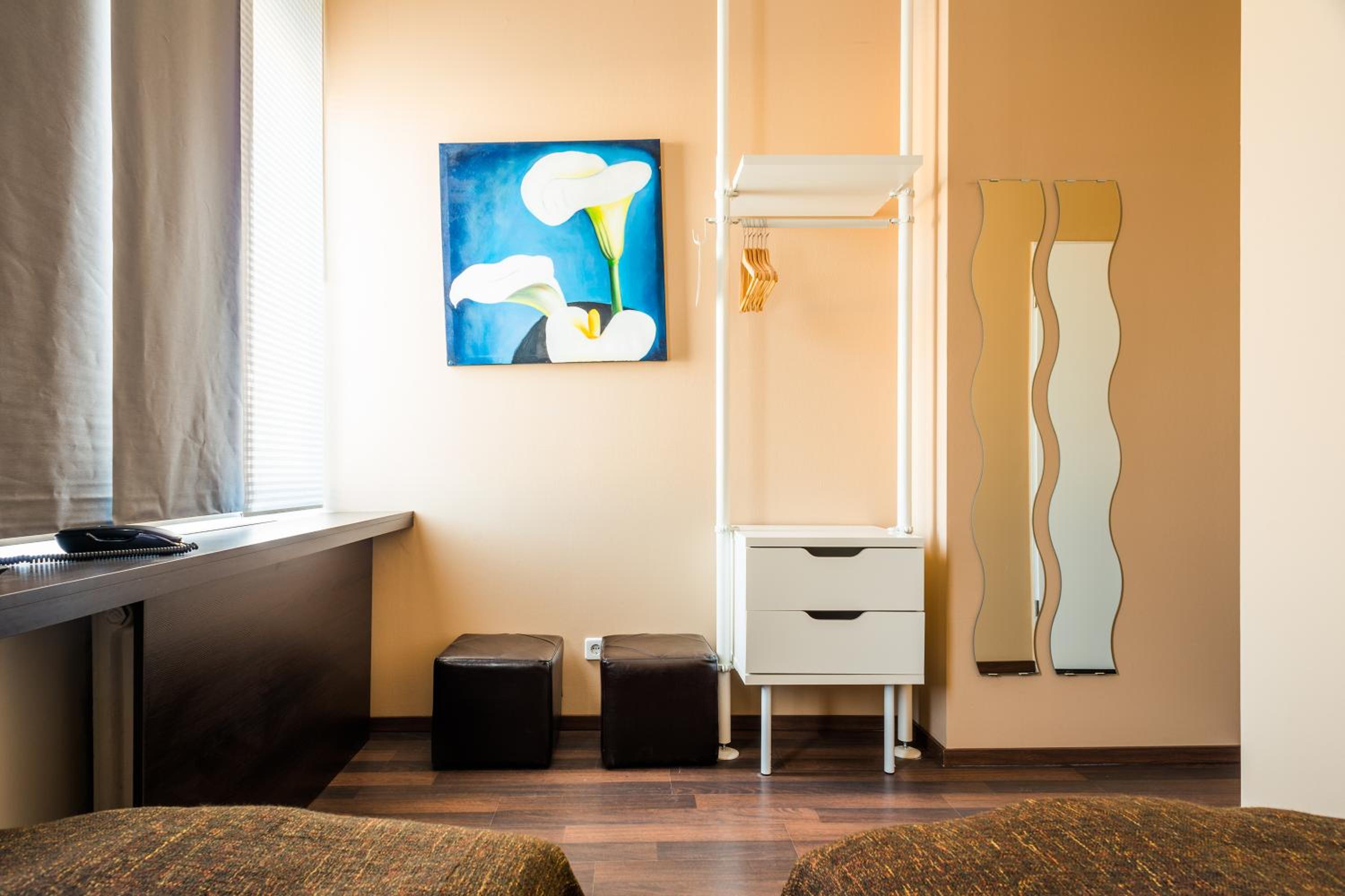 Double or Twin Room thumbnail 5