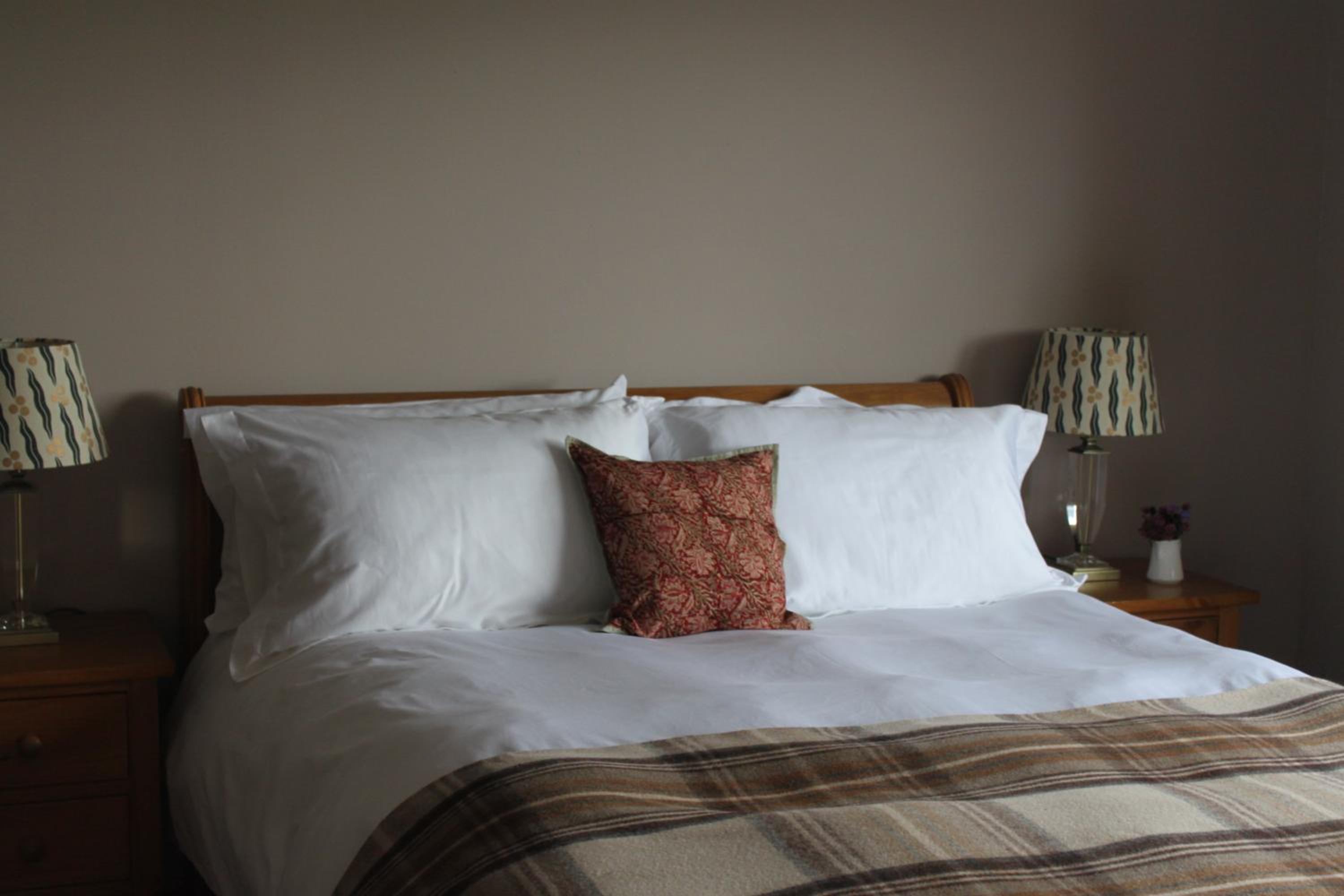 Deluxe Double Room with Shower - Photo 3