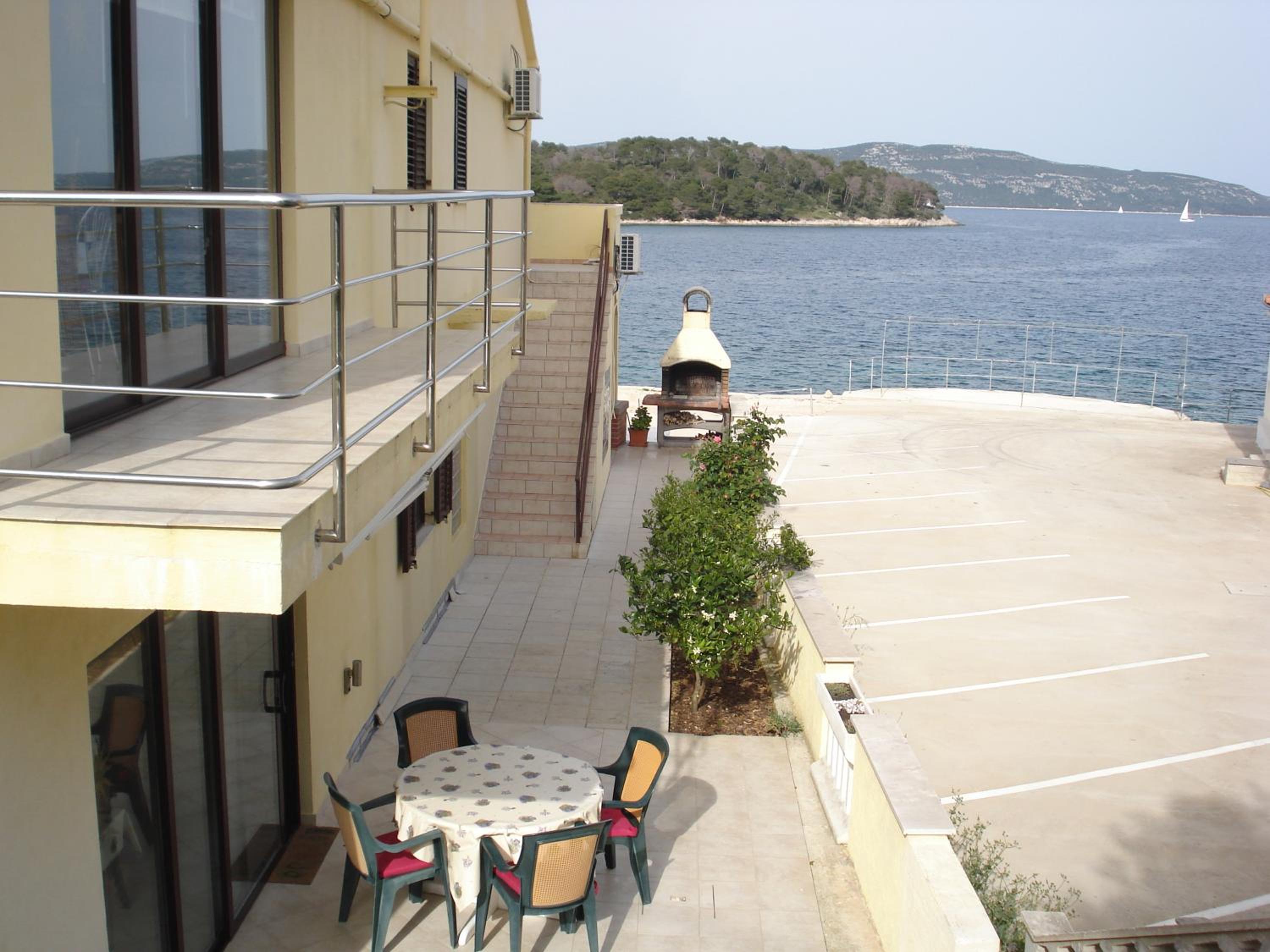 One-Bedroom Apartment With Balcony And Sea View photo 3