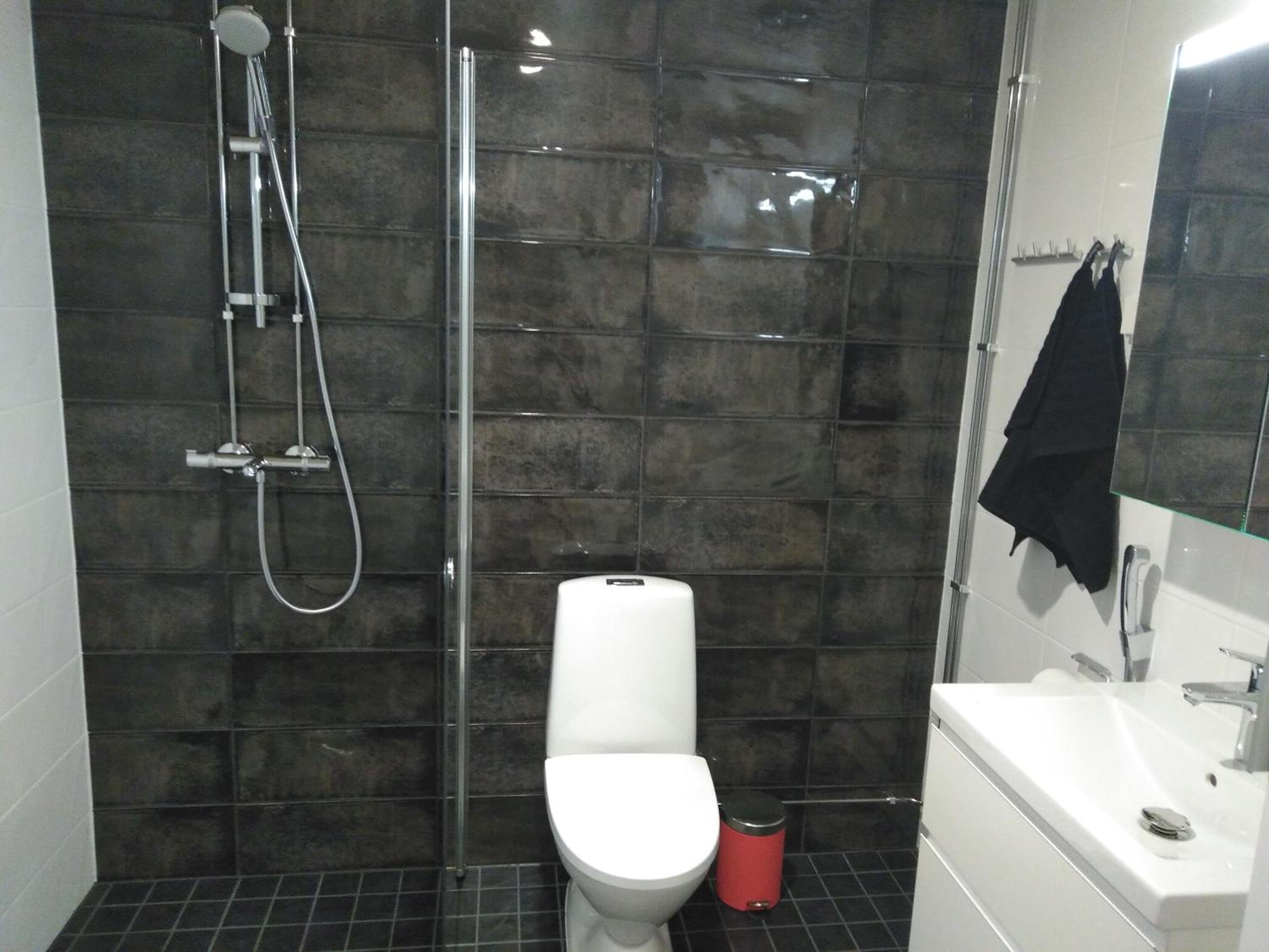 One-Bedroom Apartment - Photo 2