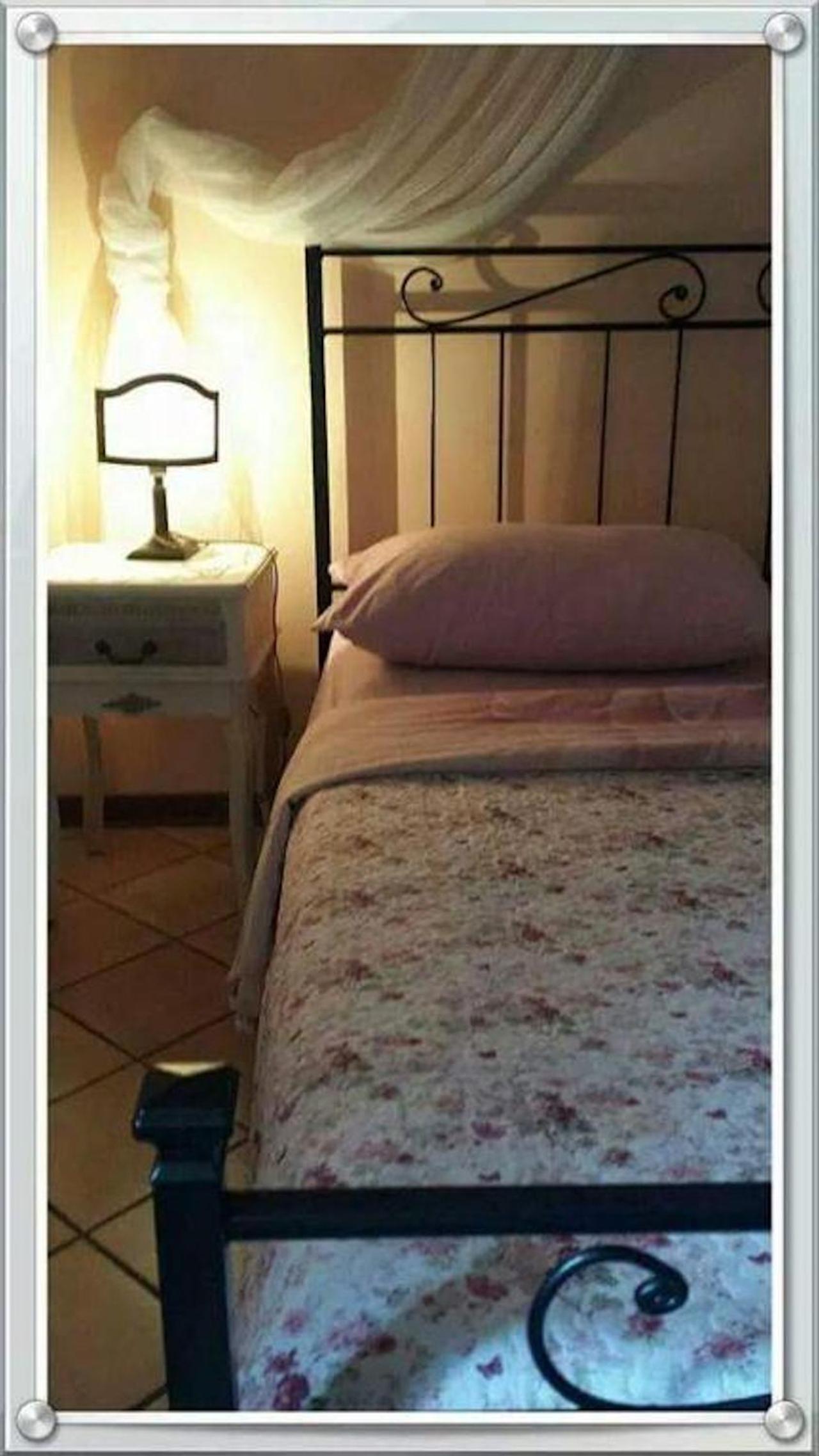 Double or Twin Room - Photo 8