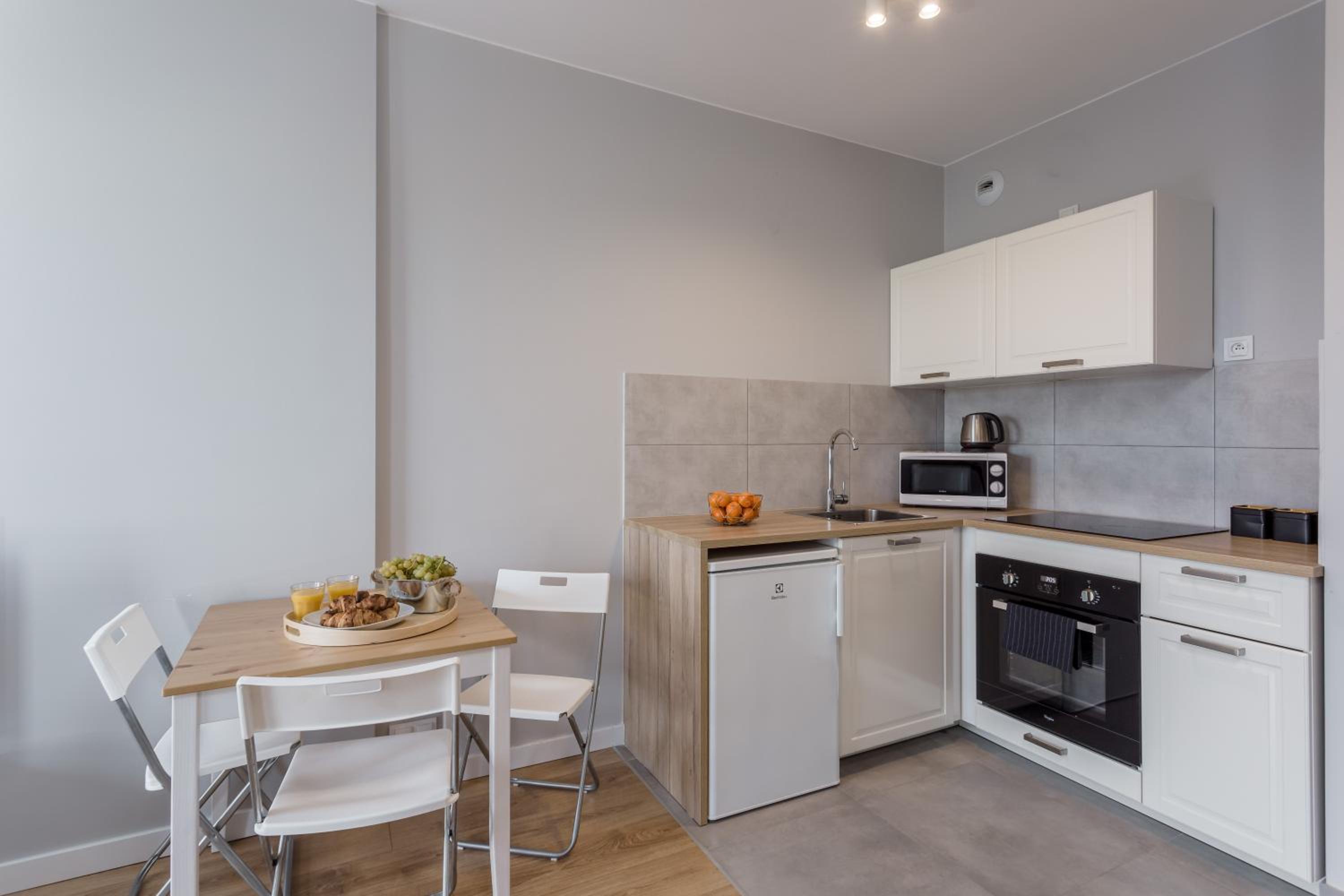 One-Bedroom Apartment - Photo 18