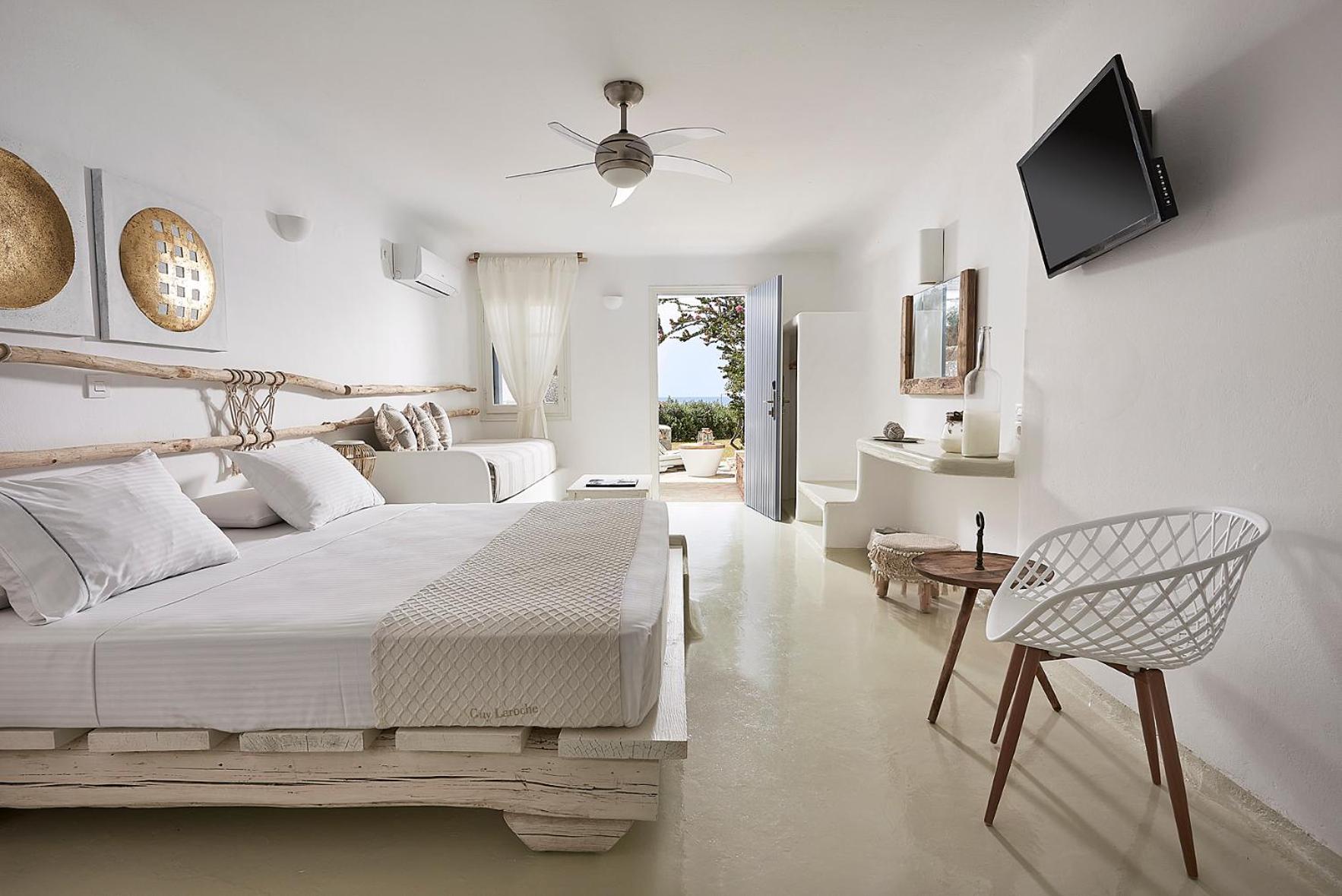 Deluxe Double Room with Garden View - Photo 15