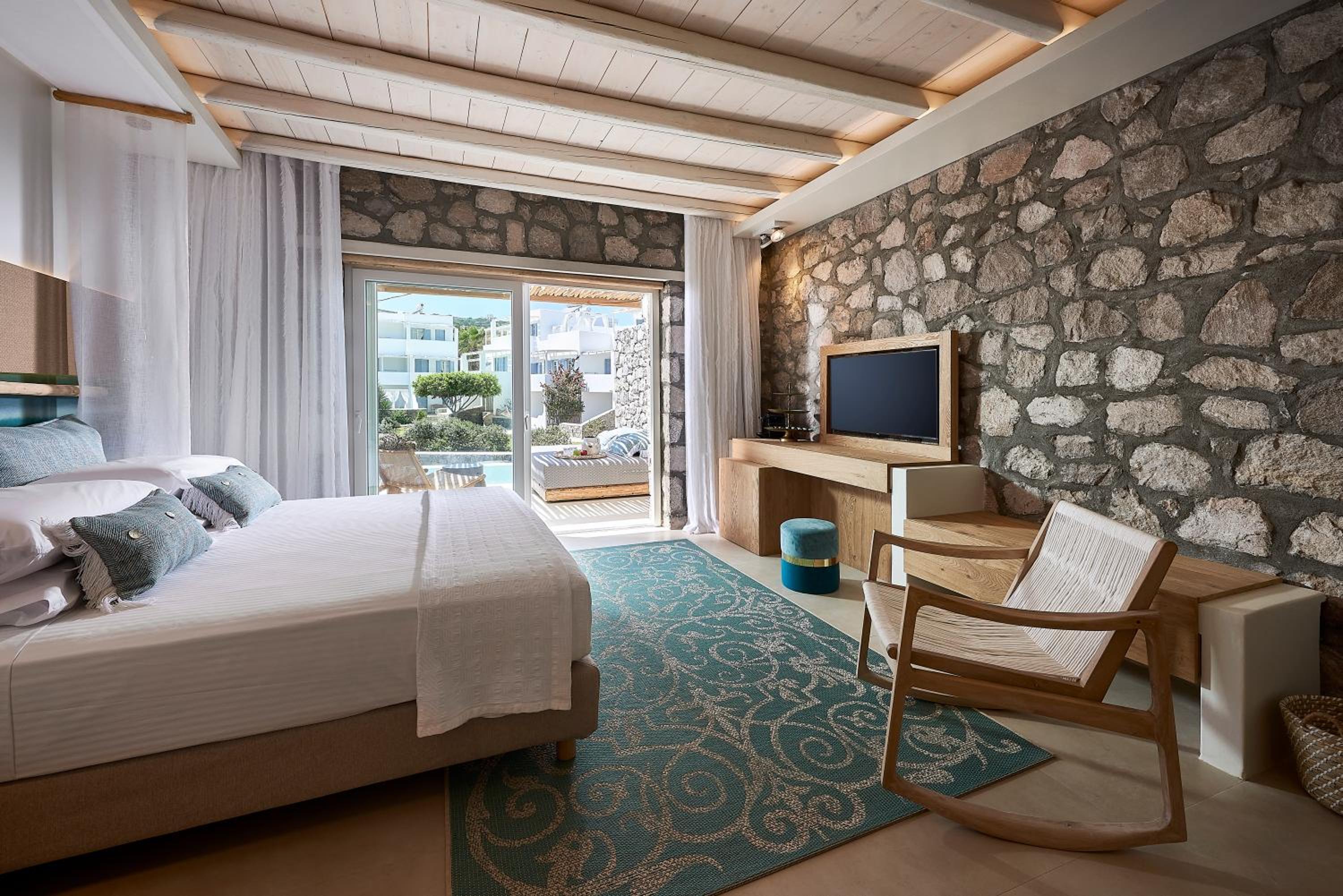 Superior Suite with Private Pool - Photo 12