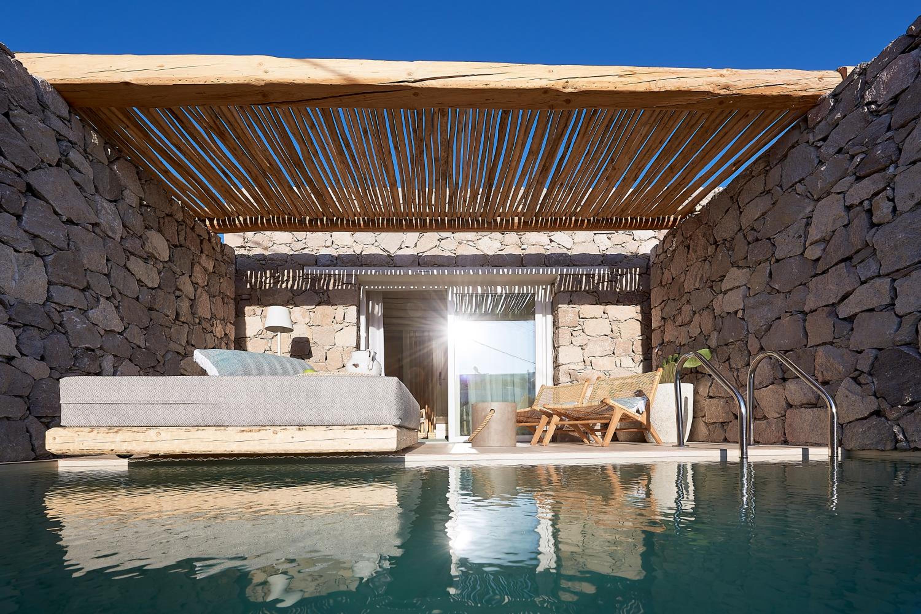 Superior Suite with Private Pool - Photo 16