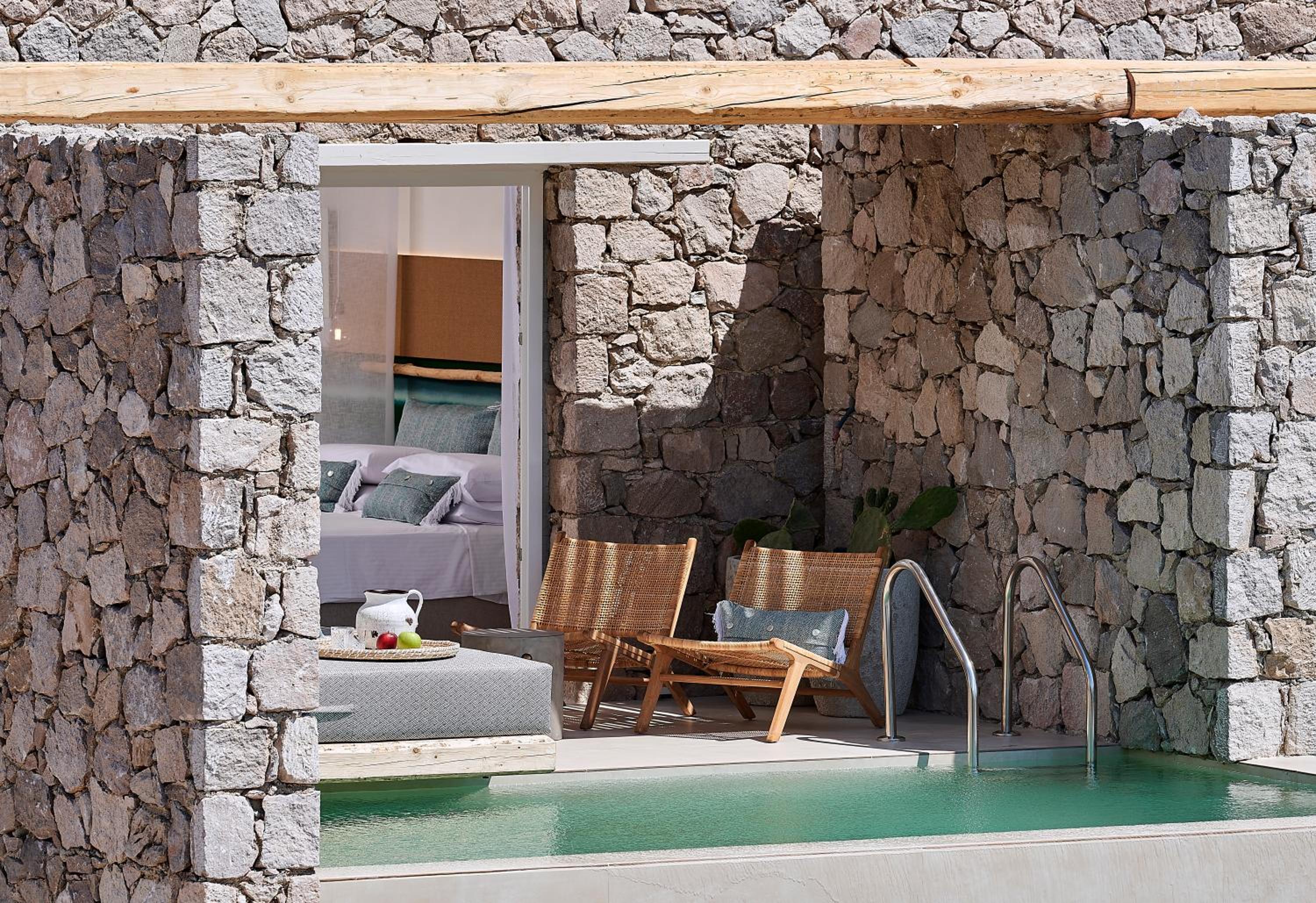 Superior Suite with Private Pool - Photo 20